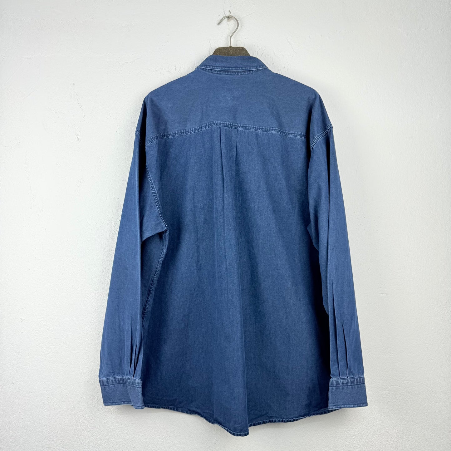 Kuratierter Vintage Onlineshop nachhaltige Secondhand Kleidung online kaufen, Online Shop Vintage, Vintage Online Shop, Second Hand Online Shop, gebraucht, zweite Hand, reused, preloved, Y2K, thriftshop, thriftstore, thrifting, thrift shop, thrift store