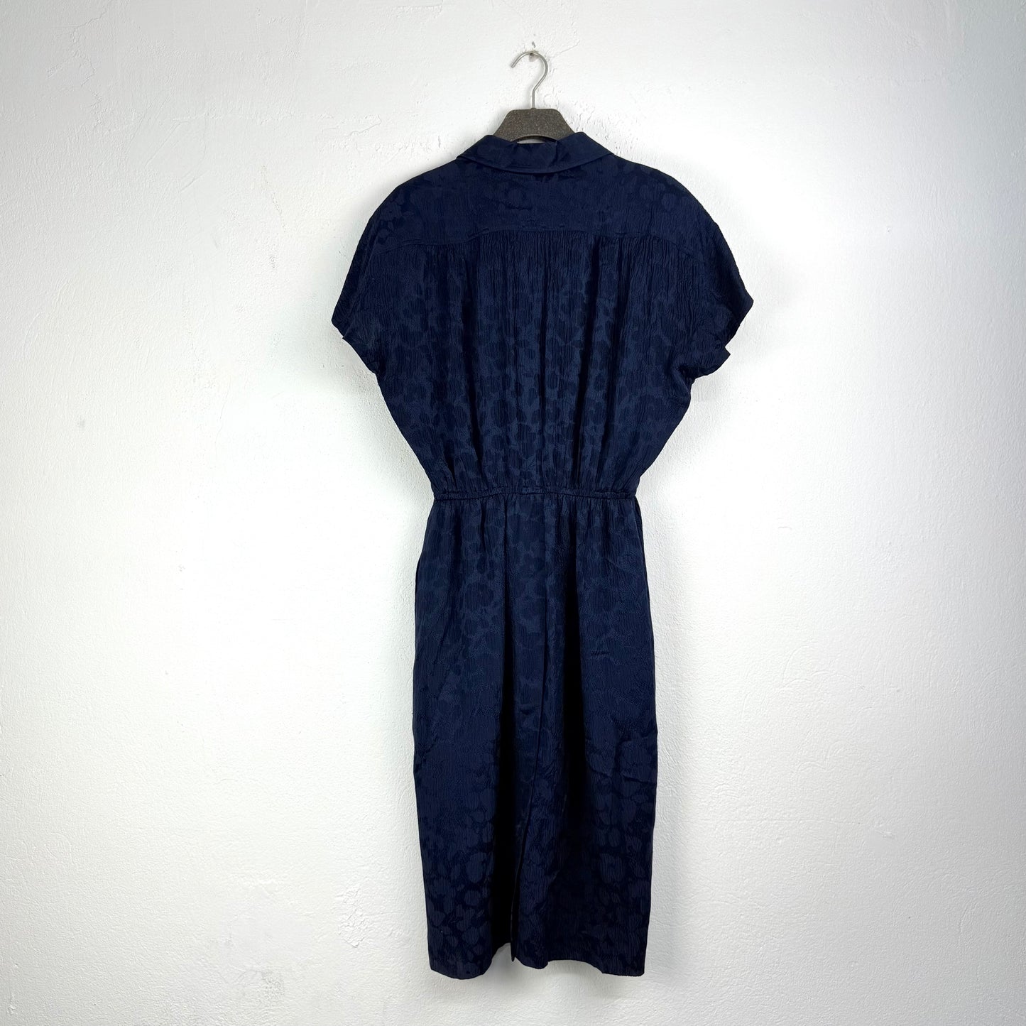 Kuratierter Vintage Onlineshop nachhaltige Secondhand Kleidung online kaufen, Online Shop Vintage, Vintage Online Shop, Second Hand Online Shop, gebraucht, zweite Hand, reused, preloved, Y2K, thriftshop, thriftstore, thrifting, thrift shop, thrift store