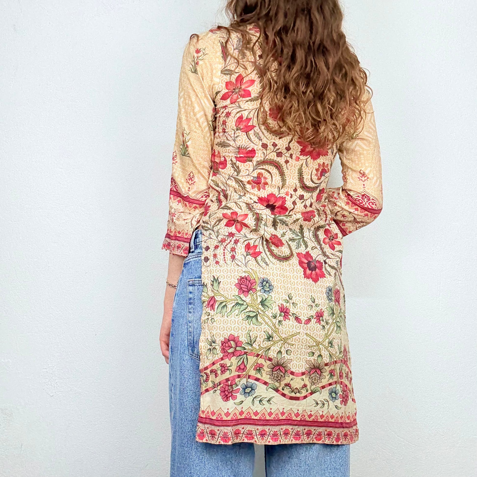 Kuratierter Vintage Onlineshop nachhaltige Secondhand Kleidung online kaufen, Online Shop Vintage, Vintage Online Shop, Second Hand Online Shop, gebraucht, zweite Hand, reused, preloved, Y2K, thriftshop, thriftstore, thrifting, thrift shop, thrift store, Boho, Blumen, Festival