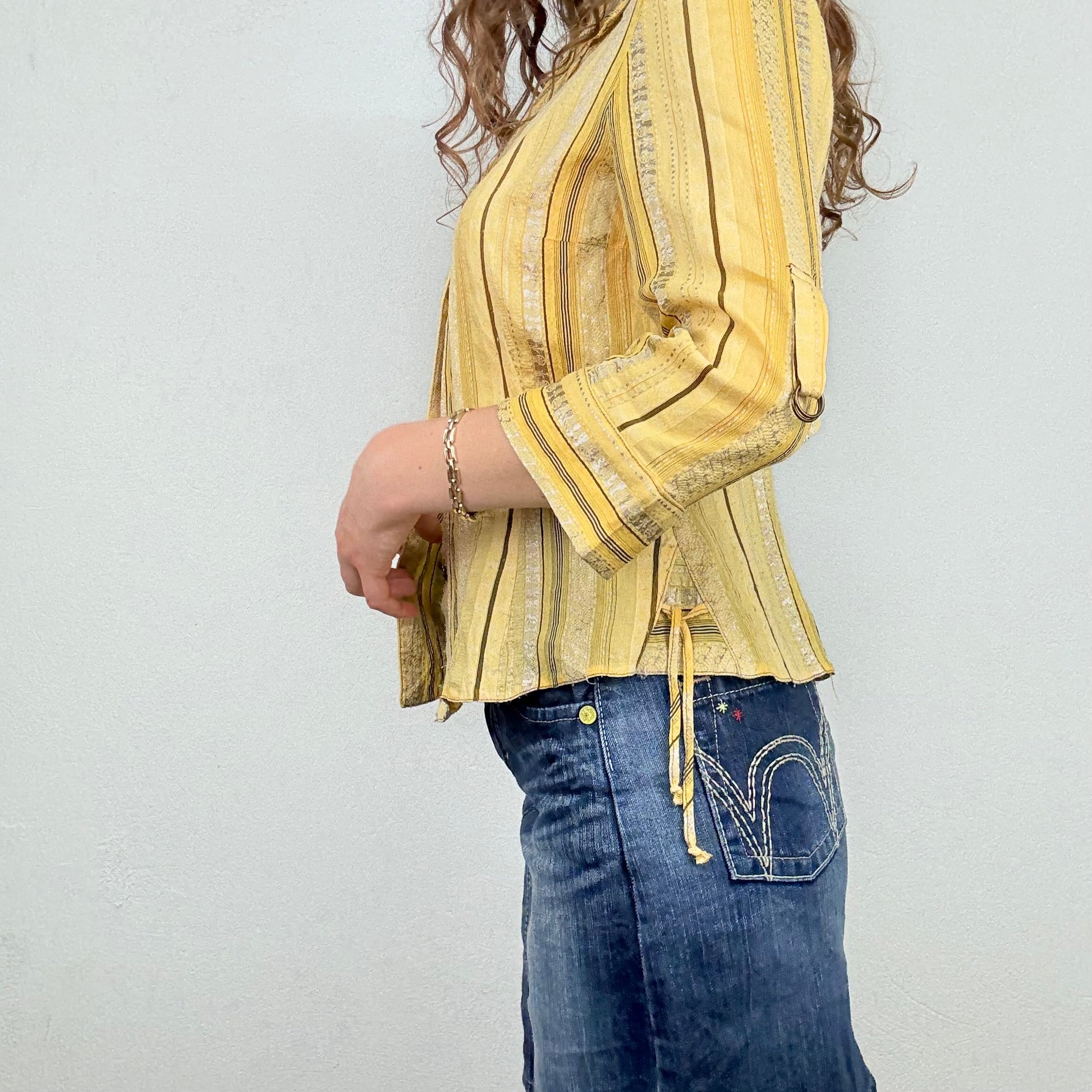 Kuratierter Vintage Onlineshop nachhaltige Secondhand Kleidung online kaufen, Online Shop Vintage, Vintage Online Shop, Second Hand Online Shop, gebraucht, zweite Hand, reused, preloved, Y2K, thriftshop, thriftstore, thrifting, thrift shop, thrift store, Boho, Festival, Office Siren