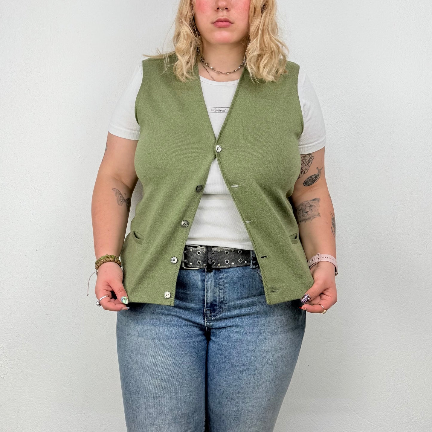 Kuratierter Vintage Onlineshop nachhaltige Secondhand Kleidung online kaufen, Online Shop Vintage, Vintage Online Shop, Second Hand Online Shop, gebraucht, zweite Hand, reused, preloved, Y2K, thriftshop, thriftstore, thrifting, thrift shop, thrift store