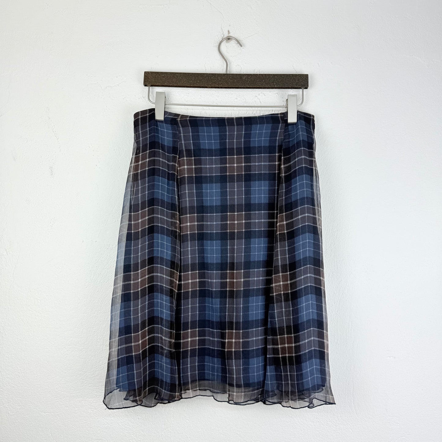 Kuratierter Vintage Onlineshop nachhaltige Secondhand Kleidung online kaufen, Online Shop Vintage, Vintage Online Shop, Second Hand Online Shop, gebraucht, zweite Hand, reused, preloved, Y2K, thriftshop, thriftstore, thrifting, thrift shop, thrift store, Plaid, Schottenmuster, Retro, Schoolskirt