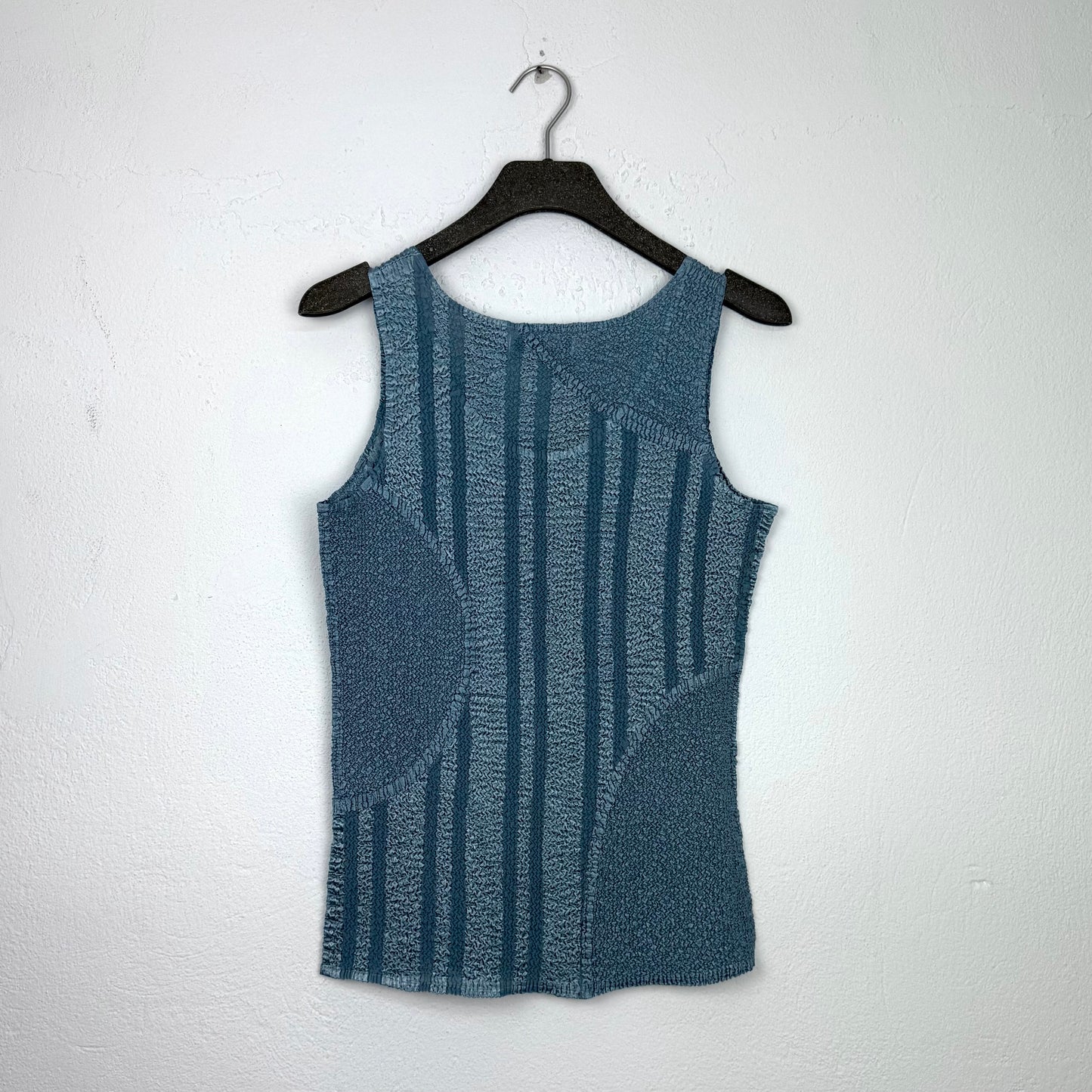 Kuratierter Vintage Onlineshop nachhaltige Secondhand Kleidung online kaufen, Online Shop Vintage, Vintage Online Shop, Second Hand Online Shop, gebraucht, zweite Hand, reused, preloved, Y2K, thriftshop, thriftstore, thrifting, thrift shop, thrift store