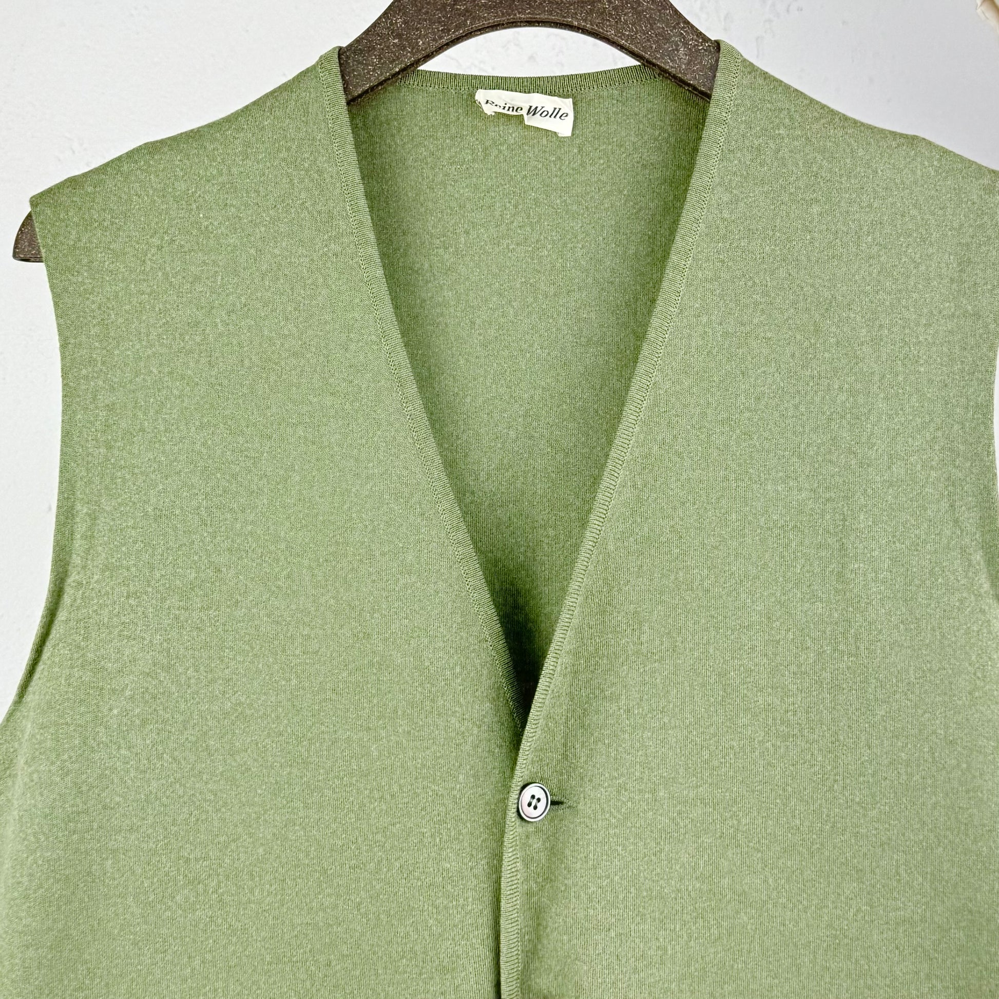 Kuratierter Vintage Onlineshop nachhaltige Secondhand Kleidung online kaufen, Online Shop Vintage, Vintage Online Shop, Second Hand Online Shop, gebraucht, zweite Hand, reused, preloved, Y2K, thriftshop, thriftstore, thrifting, thrift shop, thrift store