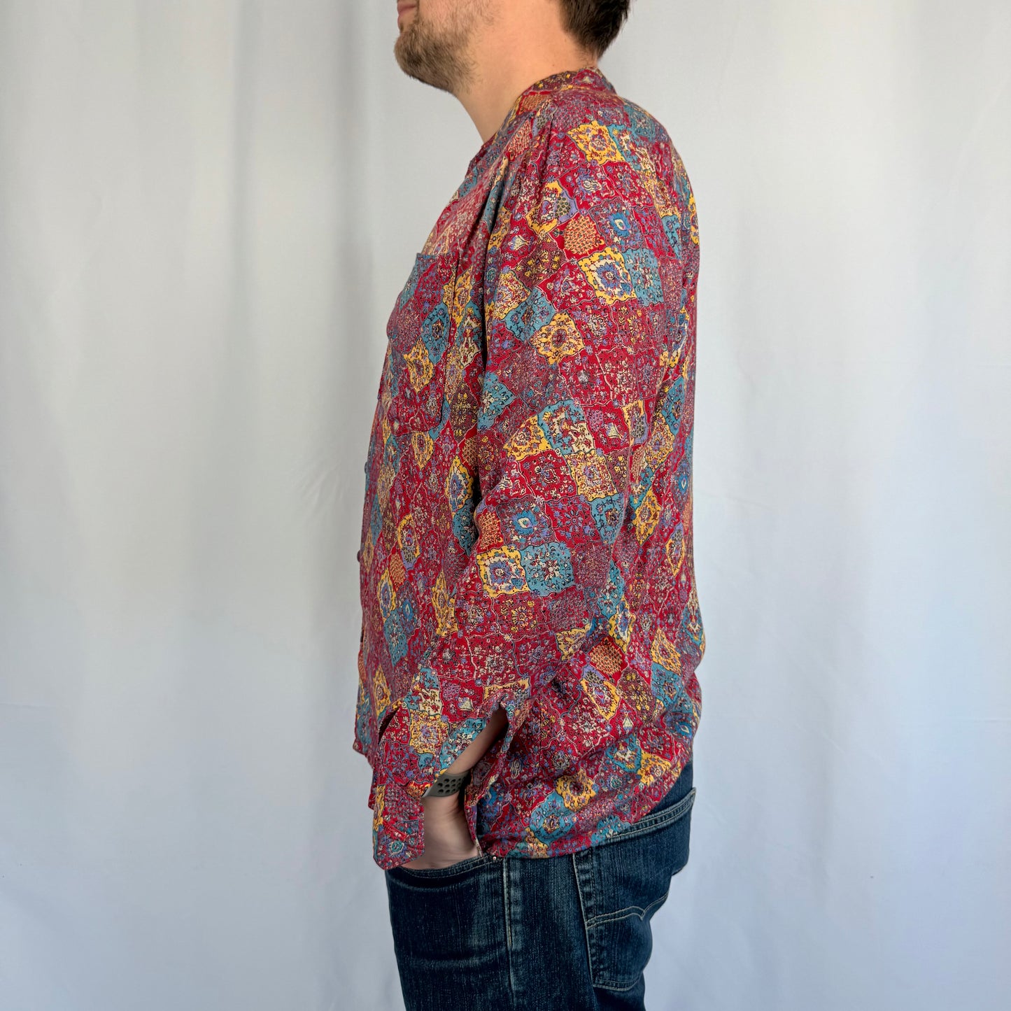 Kuratierter Vintage Onlineshop nachhaltige Secondhand Kleidung online kaufen, Online Shop Vintage, Vintage Online Shop, Second Hand Online Shop, gebraucht, zweite Hand, reused, preloved, Y2K, thriftshop, thriftstore, thrifting, thrift shop, thrift store, Paisleymuster, Crazy Pattern