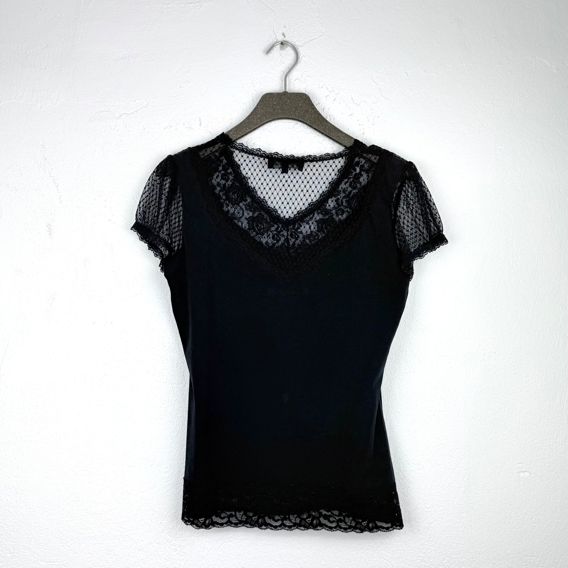 Kuratierter Vintage Onlineshop nachhaltige Secondhand Kleidung online kaufen, Online Shop Vintage, Vintage Online Shop, Second Hand Online Shop, gebraucht, zweite Hand, reused, preloved, Y2K, thriftshop, thriftstore, thrifting, thrift shop, thrift store