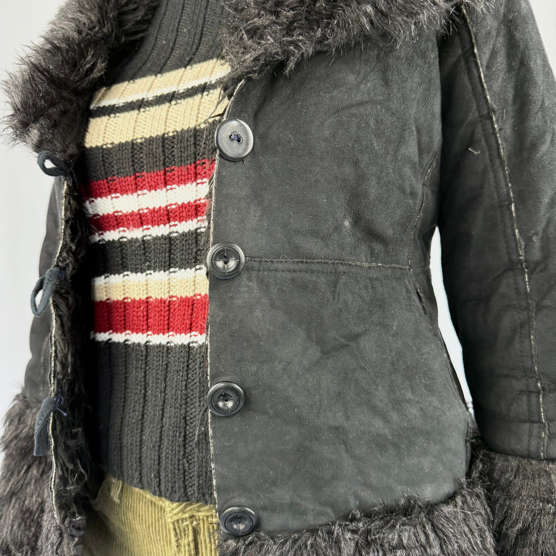 Kuratierter Vintage Onlineshop nachhaltige Secondhand Kleidung online kaufen, Online Shop Vintage, Vintage Online Shop, Second Hand Online Shop, gebraucht, zweite Hand, reused, preloved, Y2K, thriftshop, thriftstore, thrifting, thrift shop, thrift store, Cozy, Bratz, 2000s, Teddy