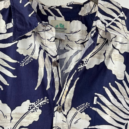 Kuratierter Vintage Onlineshop nachhaltige Secondhand Kleidung online kaufen, Online Shop Vintage, Vintage Online Shop, Second Hand Online Shop, gebraucht, zweite Hand, reused, preloved, Y2K, thriftshop, thriftstore, thrifting, thrift shop, thrift store