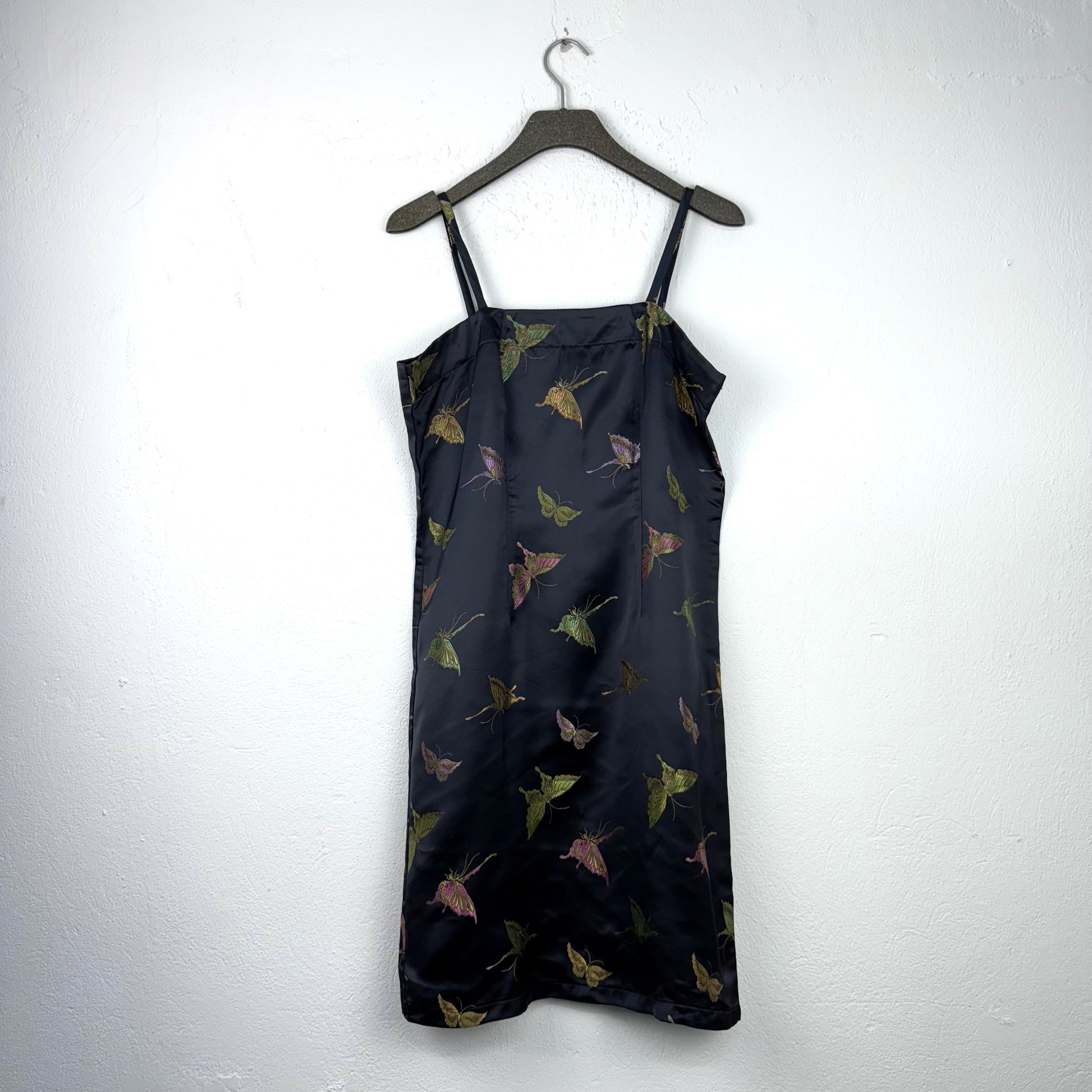 Kuratierter Vintage Onlineshop nachhaltige Secondhand Kleidung online kaufen, Online Shop Vintage, Vintage Online Shop, Second Hand Online Shop, gebraucht, zweite Hand, reused, preloved, Y2K, thriftshop, thriftstore, thrifting, thrift shop, thrift store
