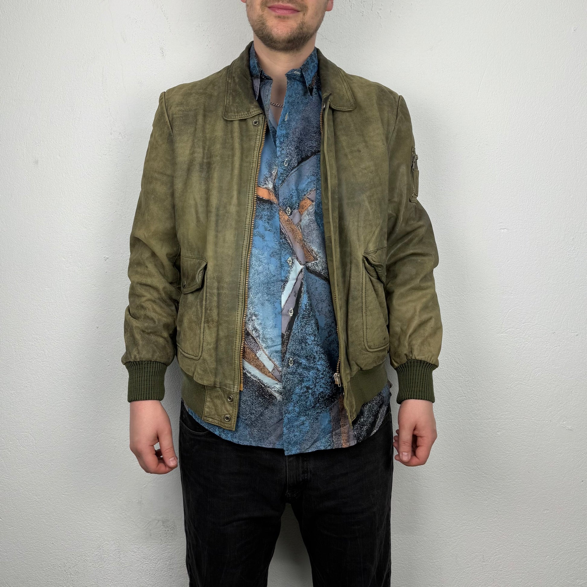 Kuratierter Vintage Onlineshop nachhaltige Secondhand Kleidung online kaufen, Online Shop Vintage, Vintage Online Shop, Second Hand Online Shop, gebraucht, zweite Hand, reused, preloved, Y2K, thriftshop, thriftstore, thrifting, thrift shop, thrift store