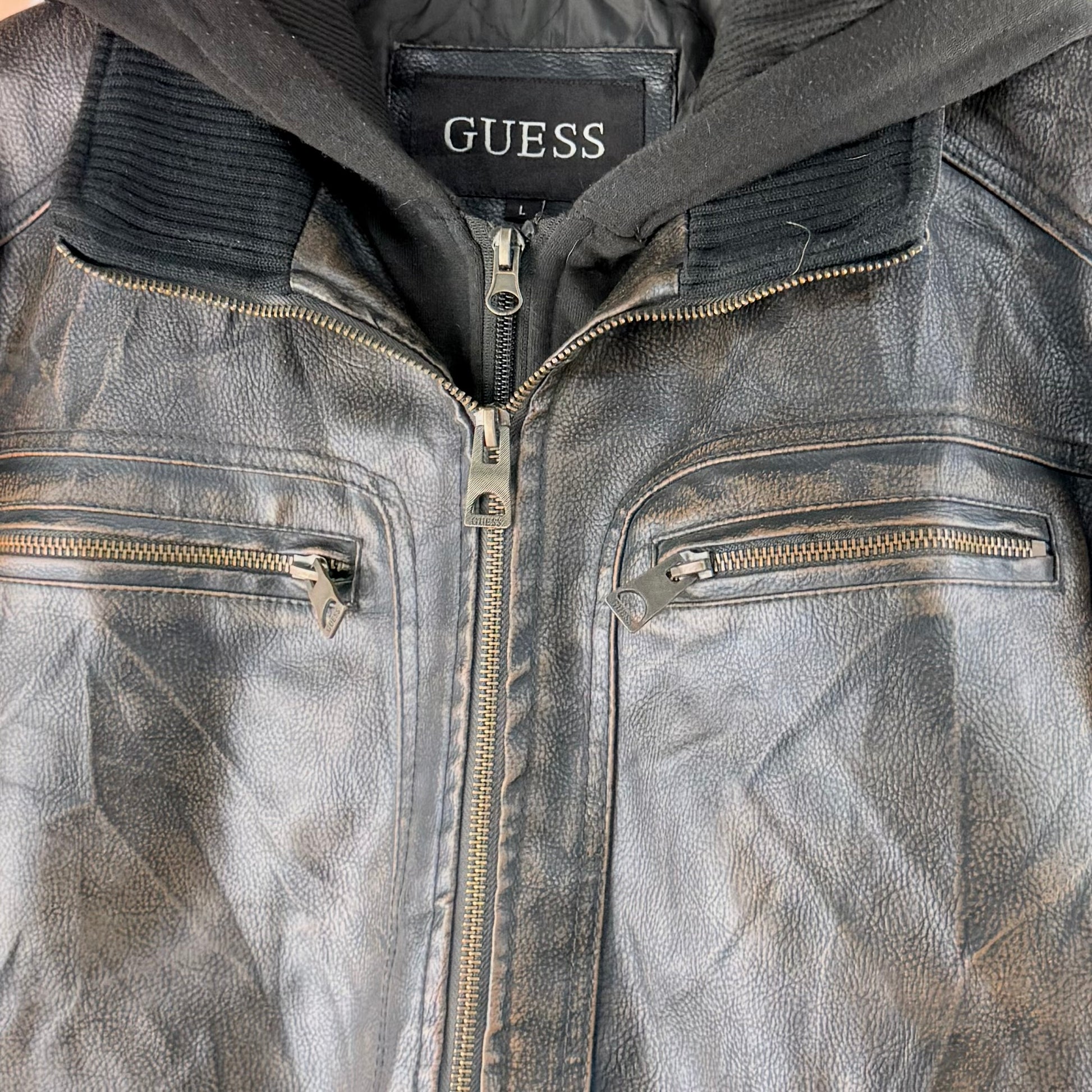 Kuratierter Vintage Onlineshop nachhaltige Secondhand Kleidung online kaufen, Online Shop Vintage, Vintage Online Shop, Second Hand Online Shop, gebraucht, zweite Hand, reused, preloved, Y2K, thriftshop, thriftstore, thrifting, thrift shop, thrift store, Lederjacke, Bomber, Grunge