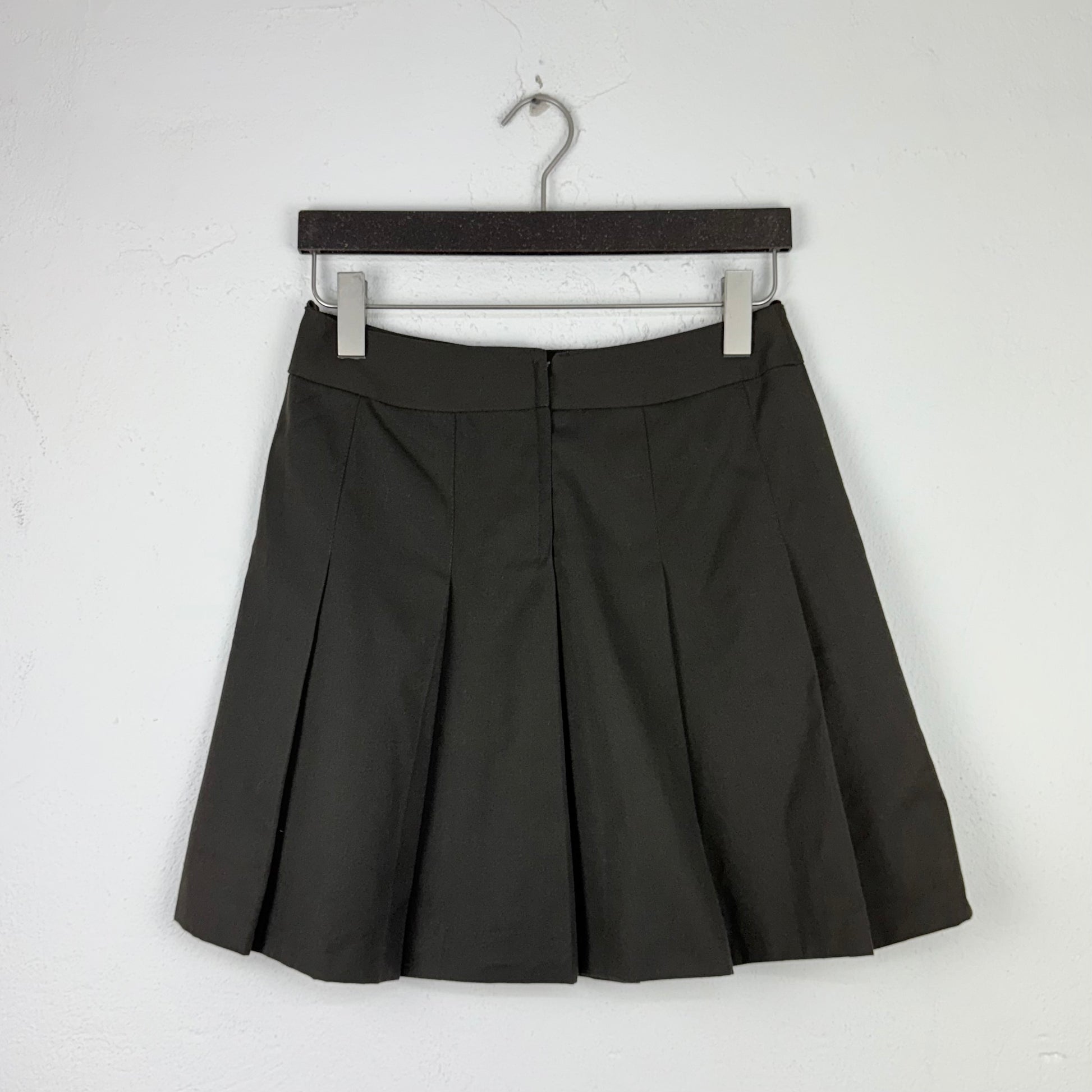 Kuratierter Vintage Onlineshop nachhaltige Secondhand Kleidung online kaufen, Online Shop Vintage, Vintage Online Shop, Second Hand Online Shop, gebraucht, zweite Hand, reused, preloved, Y2K, thriftshop, thriftstore, thrifting, thrift shop, thrift store