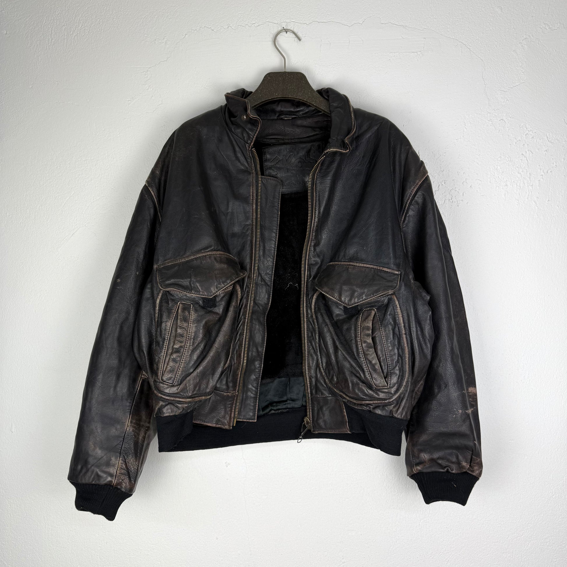 Kuratierter Vintage Onlineshop nachhaltige Secondhand Kleidung online kaufen, Online Shop Vintage, Vintage Online Shop, Second Hand Online Shop, gebraucht, zweite Hand, reused, preloved, Y2K, thriftshop, thriftstore, thrifting, thrift shop, thrift store