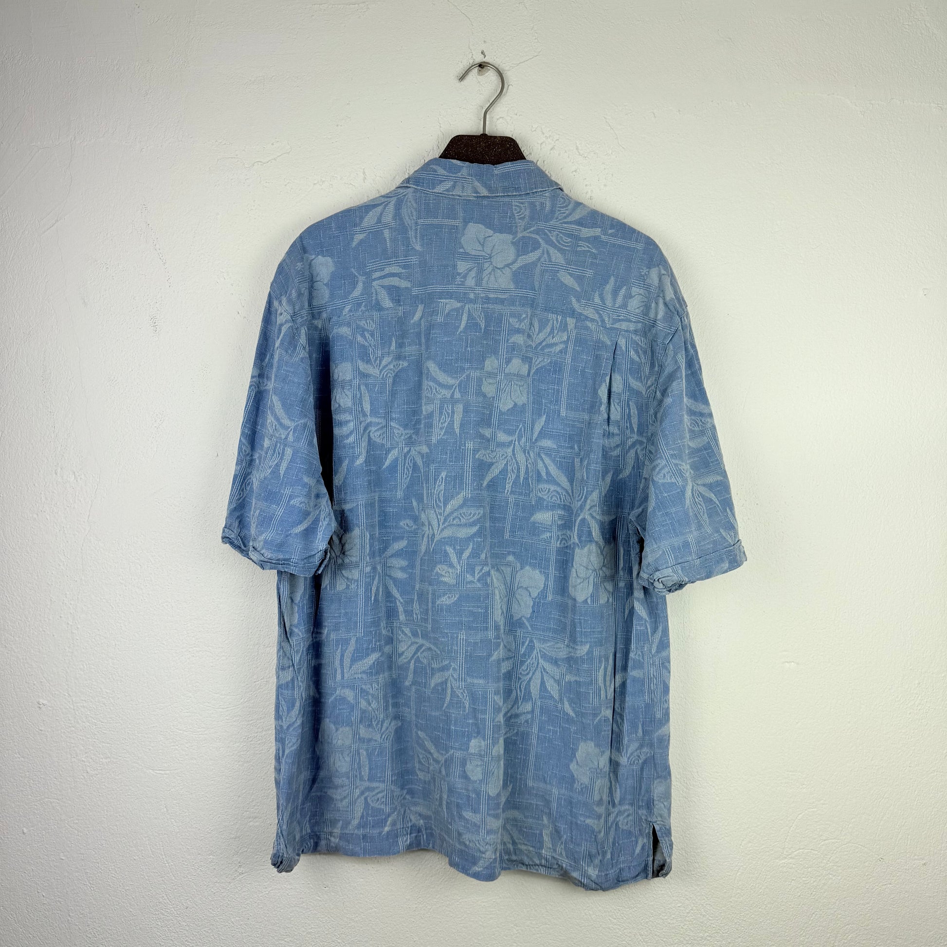 Kuratierter Vintage Onlineshop nachhaltige Secondhand Kleidung online kaufen, Online Shop Vintage, Vintage Online Shop, Second Hand Online Shop, gebraucht, zweite Hand, reused, preloved, Y2K, thriftshop, thriftstore, thrifting, thrift shop, thrift store