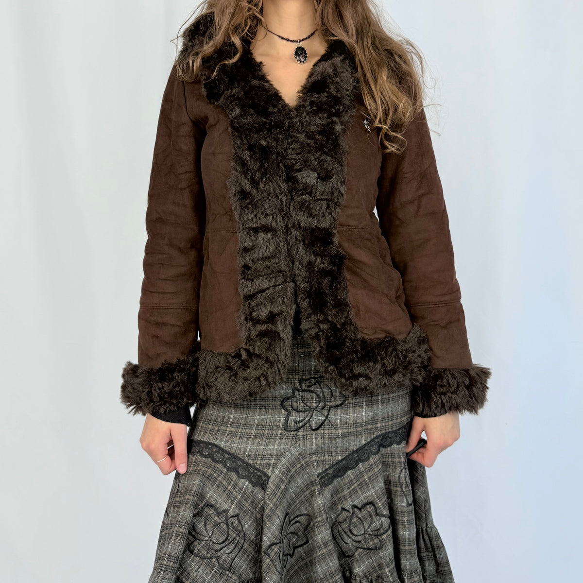 Kuratierter Vintage Onlineshop nachhaltige Secondhand Kleidung online kaufen, Online Shop Vintage, Vintage Online Shop, Second Hand Online Shop, gebraucht, zweite Hand, reused, preloved, Y2K, thriftshop, thriftstore, thrifting, thrift shop, thrift store, Cozy, Teddy, Whimsy, Cartoon