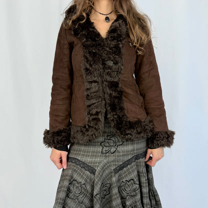 Kuratierter Vintage Onlineshop nachhaltige Secondhand Kleidung online kaufen, Online Shop Vintage, Vintage Online Shop, Second Hand Online Shop, gebraucht, zweite Hand, reused, preloved, Y2K, thriftshop, thriftstore, thrifting, thrift shop, thrift store, Cozy, Teddy, Whimsy, Cartoon
