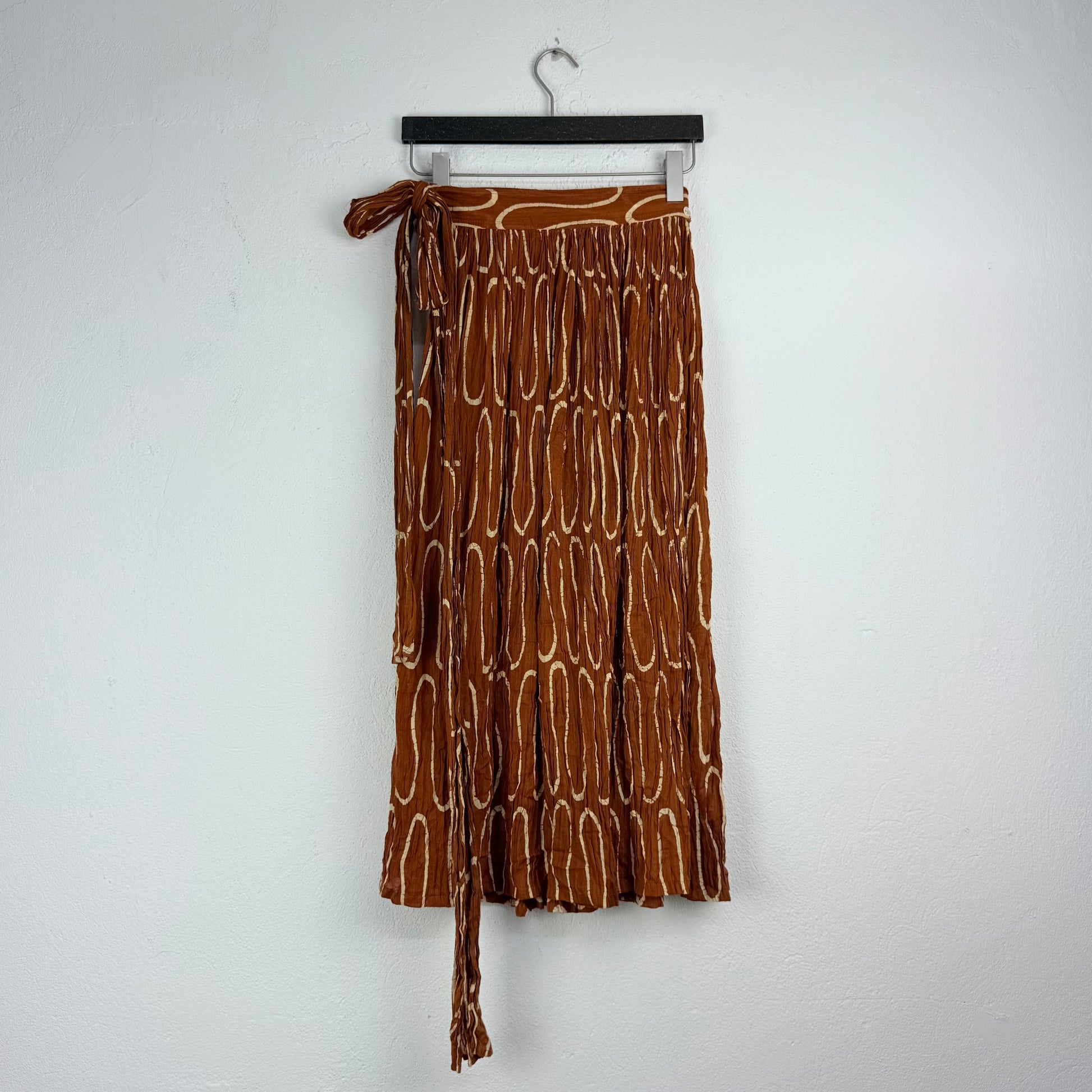 Kuratierter Vintage Onlineshop nachhaltige Secondhand Kleidung online kaufen, Online Shop Vintage, Vintage Online Shop, Second Hand Online Shop, gebraucht, zweite Hand, reused, preloved, Y2K, thriftshop, thriftstore, thrifting, thrift shop, thrift store