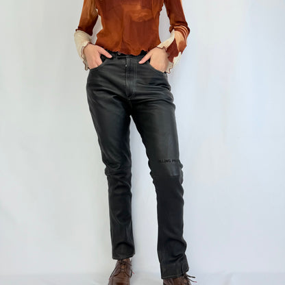 Kuratierter Vintage Onlineshop nachhaltige Secondhand Kleidung online kaufen, Online Shop Vintage, Vintage Online Shop, Second Hand Online Shop, gebraucht, zweite Hand, reused, preloved, Y2K, thriftshop, thriftstore, thrifting, thrift shop, thrift store, Leder, Retro, 60s