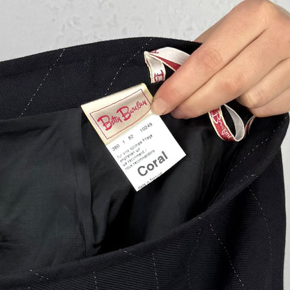 Kuratierter Vintage Onlineshop nachhaltige Secondhand Kleidung online kaufen, Online Shop Vintage, Vintage Online Shop, Second Hand Online Shop, gebraucht, zweite Hand, reused, preloved, Y2K, thriftshop, thriftstore, thrifting, thrift shop, thrift store