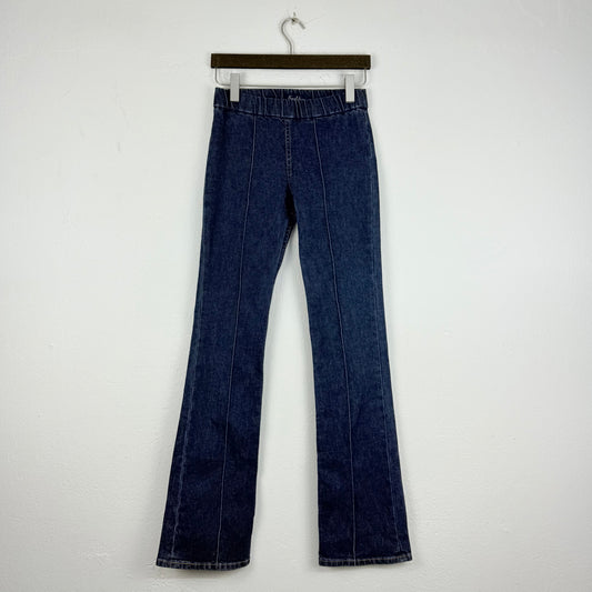 Kuratierter Vintage Onlineshop nachhaltige Secondhand Kleidung online kaufen, Online Shop Vintage, Vintage Online Shop, Second Hand Online Shop, gebraucht, zweite Hand, reused, preloved, Y2K, thriftshop, thriftstore, thrifting, thrift shop, thrift store, Denim, Retro, Flare