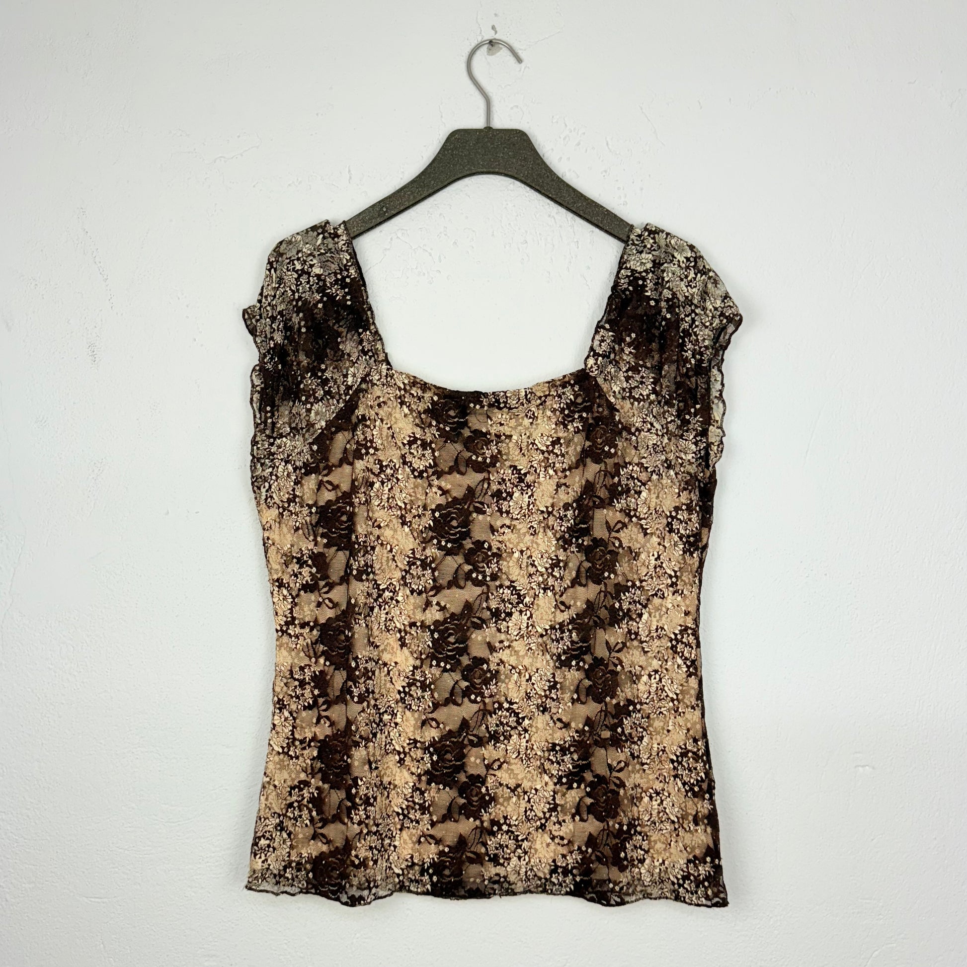 Kuratierter Vintage Onlineshop nachhaltige Secondhand Kleidung online kaufen, Online Shop Vintage, Vintage Online Shop, Second Hand Online Shop, gebraucht, zweite Hand, reused, preloved, Y2K, thriftshop, thriftstore, thrifting, thrift shop, thrift store