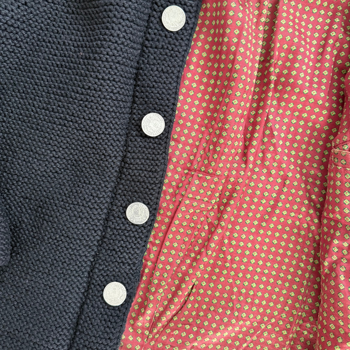 Kuratierter Vintage Onlineshop nachhaltige Secondhand Kleidung online kaufen, Online Shop Vintage, Vintage Online Shop, Second Hand Online Shop, gebraucht, zweite Hand, reused, preloved, Y2K, thriftshop, thriftstore, thrifting, thrift shop, thrift store,Vintage, Knitwear, Handgefertigt, Cozy, Warm, Handmade
