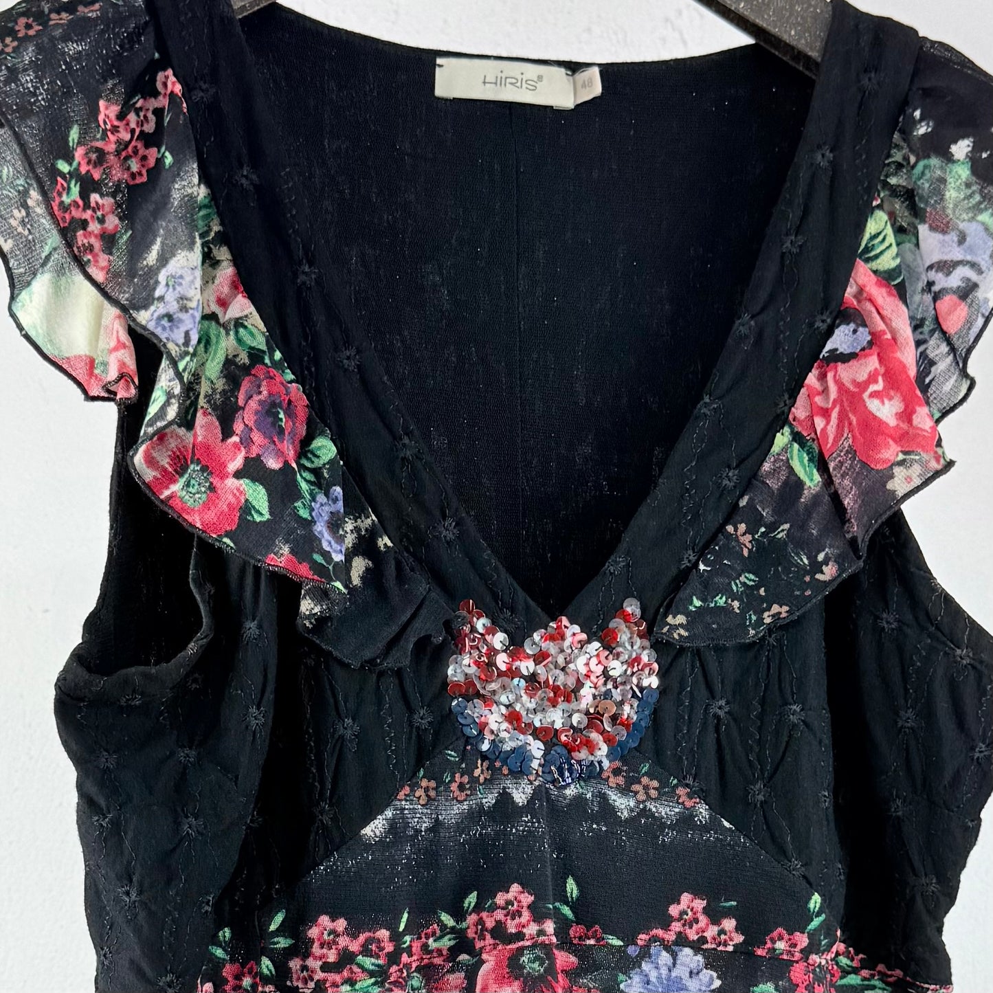 Kuratierter Vintage Onlineshop nachhaltige Secondhand Kleidung online kaufen, Online Shop Vintage, Vintage Online Shop, Second Hand Online Shop, gebraucht, zweite Hand, reused, preloved, Y2K, thriftshop, thriftstore, thrifting, thrift shop, thrift store, Grunge, Blumen