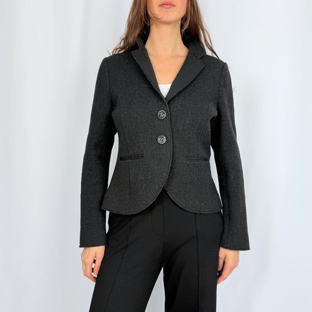 Kuratierter Vintage Onlineshop nachhaltige Secondhand Kleidung online kaufen, Online Shop Vintage, Vintage Online Shop, Second Hand Online Shop, gebraucht, zweite Hand, reused, preloved, Y2K, thriftshop, thriftstore, thrifting, thrift shop, thrift store, Second Hand, Chic, Office Core, Corporate Chic