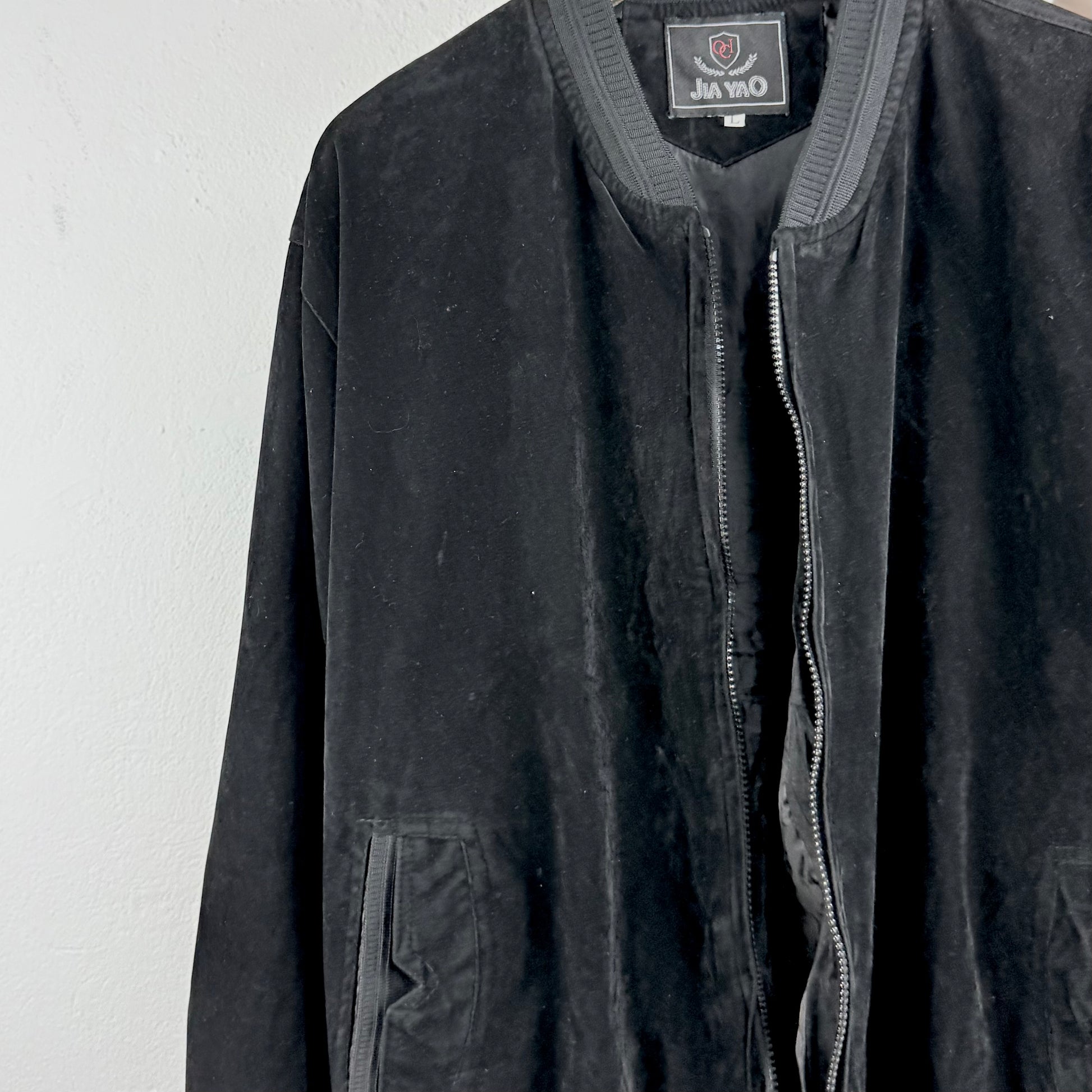 Kuratierter Vintage Onlineshop nachhaltige Secondhand Kleidung online kaufen, Online Shop Vintage, Vintage Online Shop, Second Hand Online Shop, gebraucht, zweite Hand, reused, preloved, Y2K, thriftshop, thriftstore, thrifting, thrift shop, thrift store
