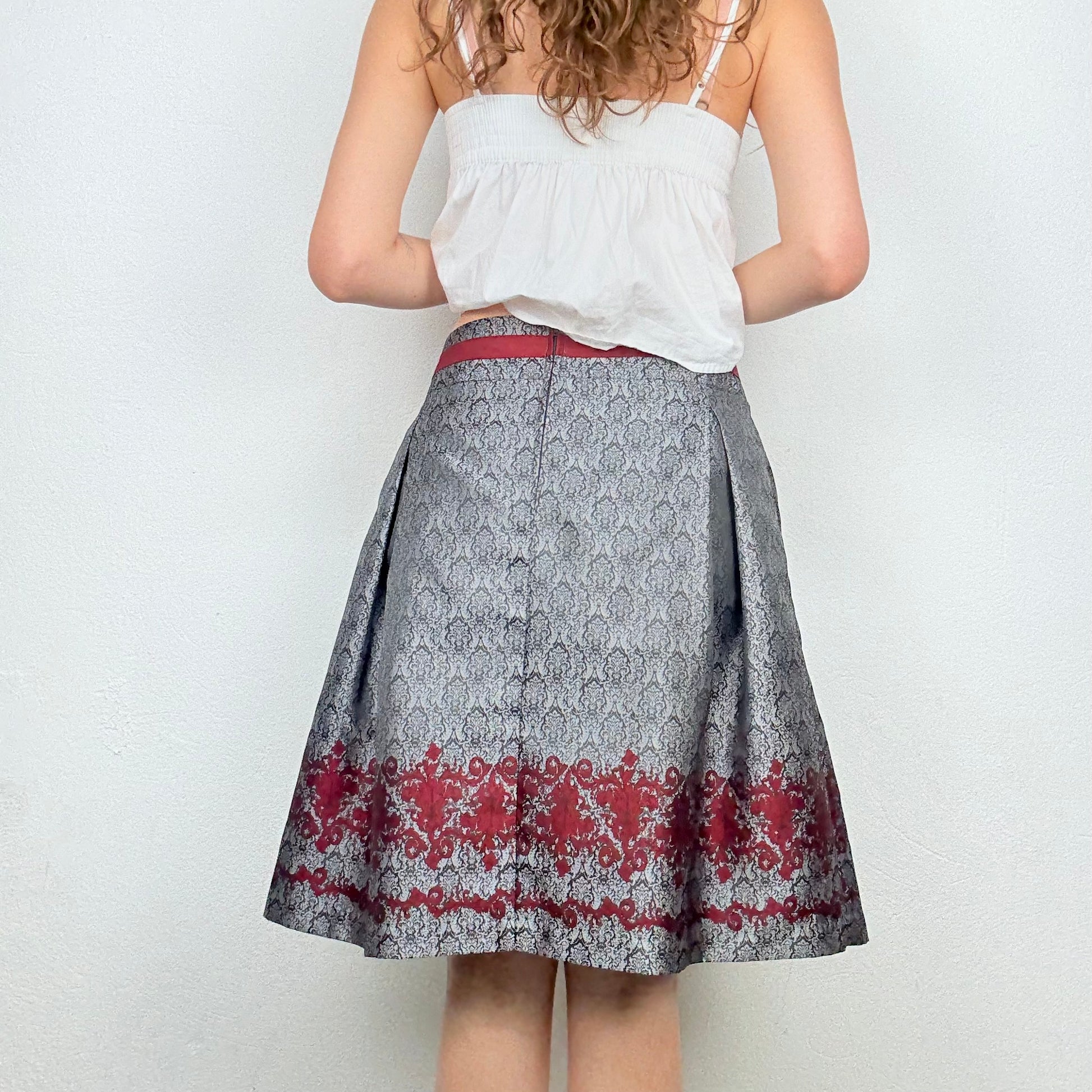 Kuratierter Vintage Onlineshop nachhaltige Secondhand Kleidung online kaufen, Online Shop Vintage, Vintage Online Shop, Second Hand Online Shop, gebraucht, zweite Hand, reused, preloved, Y2K, thriftshop, thriftstore, thrifting, thrift shop, thrift store, Traditionell, Tracht