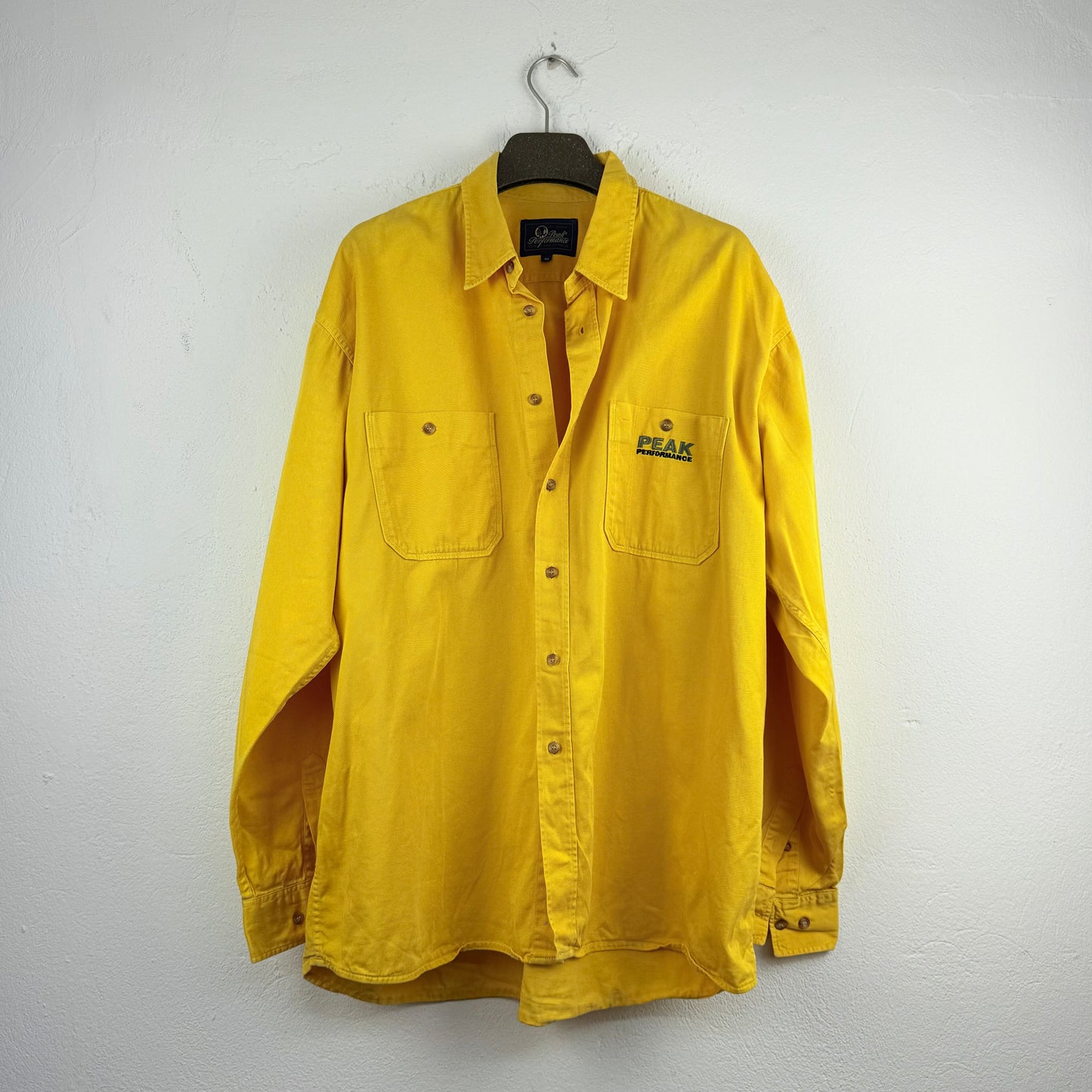 Kuratierter Vintage Onlineshop nachhaltige Secondhand Kleidung online kaufen, Online Shop Vintage, Vintage Online Shop, Second Hand Online Shop, gebraucht, zweite Hand, reused, preloved, Y2K, thriftshop, thriftstore, thrifting, thrift shop, thrift store
