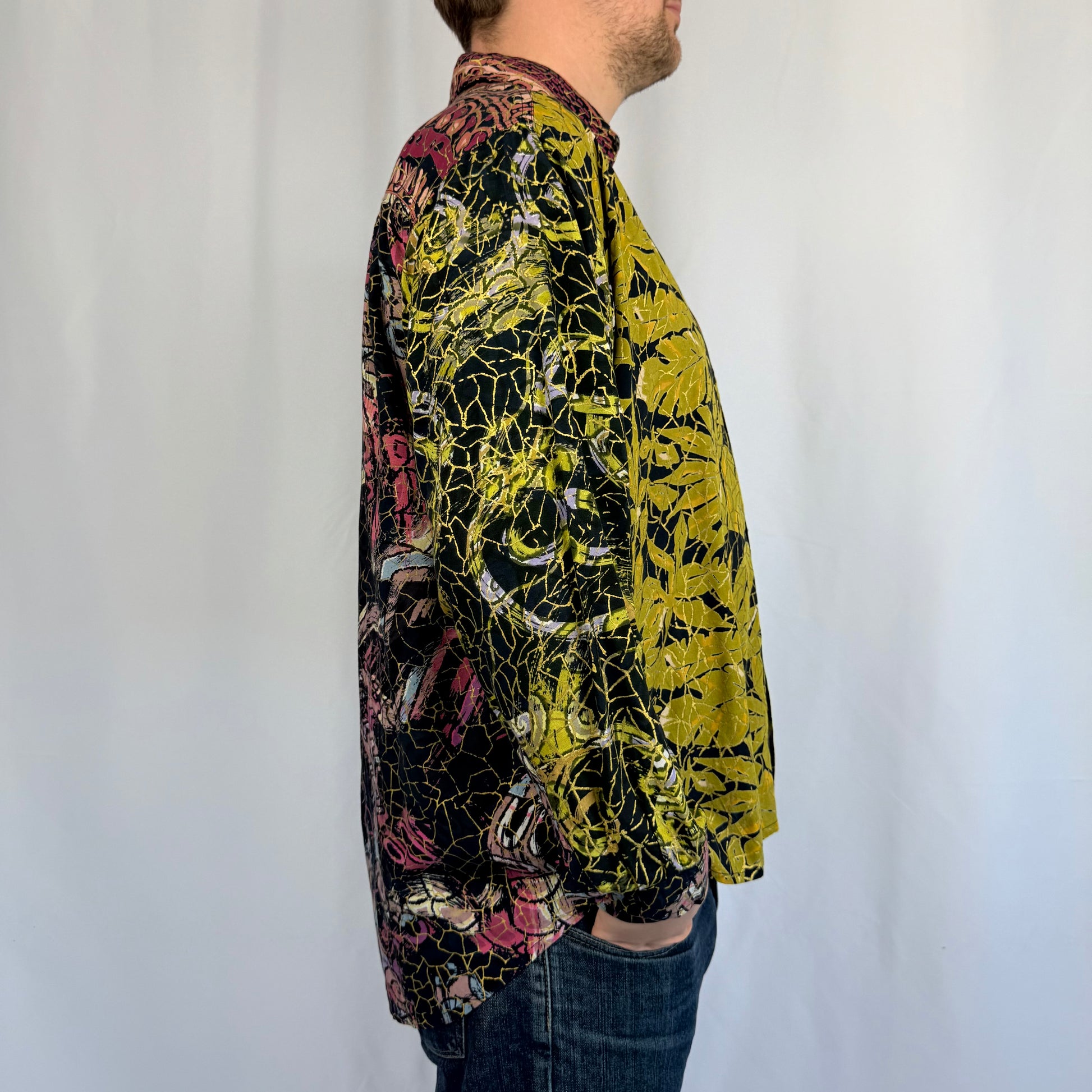 Kuratierter Vintage Onlineshop nachhaltige Secondhand Kleidung online kaufen, Online Shop Vintage, Vintage Online Shop, Second Hand Online Shop, gebraucht, zweite Hand, reused, preloved, Y2K, thriftshop, thriftstore, thrifting, thrift shop, thrift store, Crazy Pattern, Retro