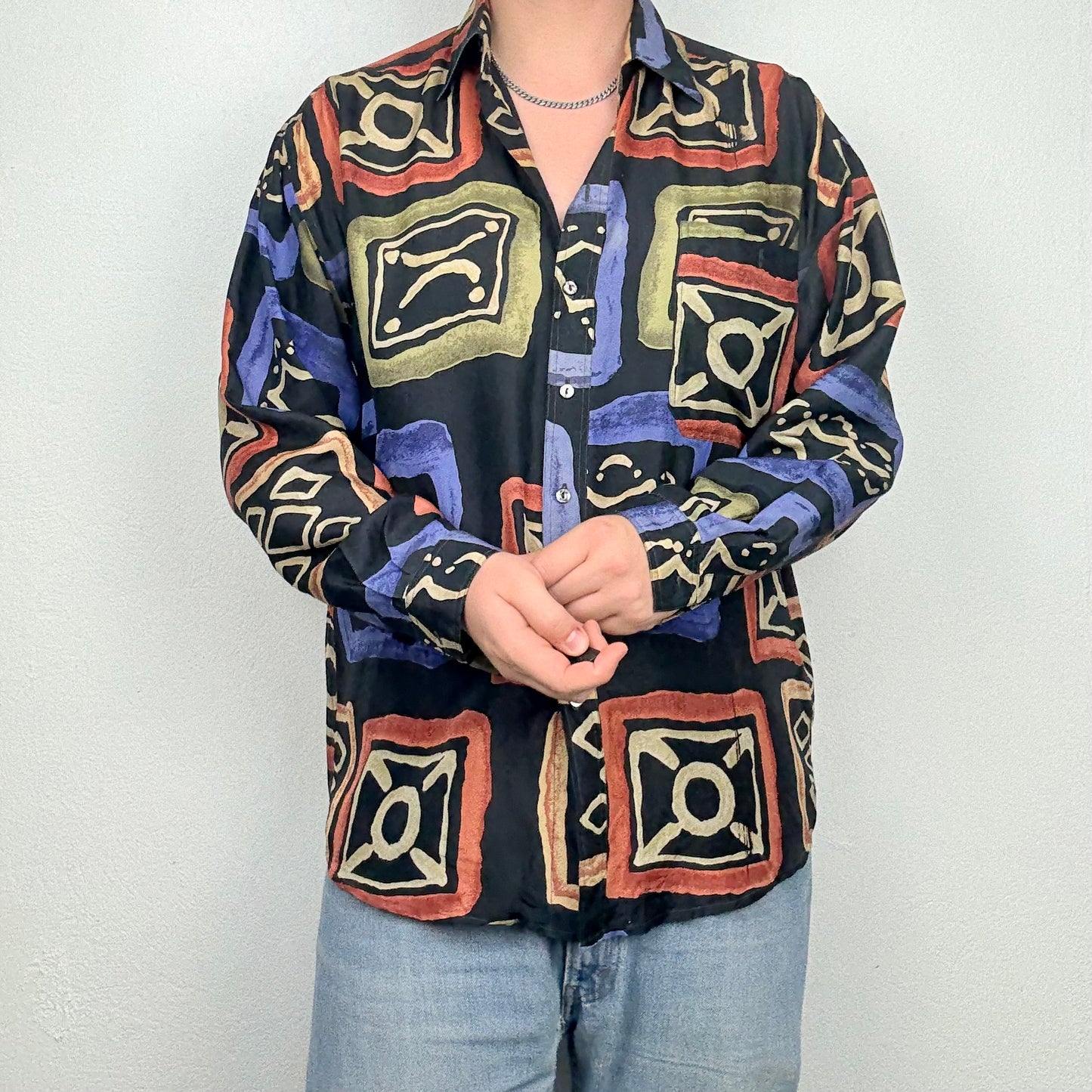 Kuratierter Vintage Onlineshop nachhaltige Secondhand Kleidung online kaufen, Online Shop Vintage, Vintage Online Shop, Second Hand Online Shop, gebraucht, zweite Hand, reused, preloved, Y2K, thriftshop, thriftstore, thrifting, thrift shop, thrift store, Festival, Retro, Crazy Pattern