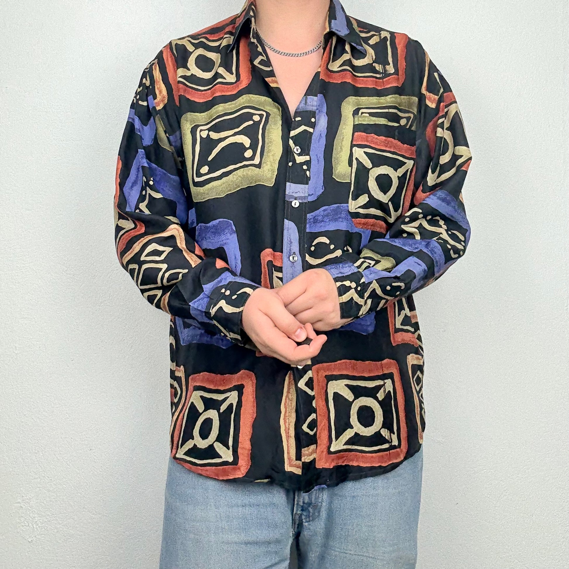 Kuratierter Vintage Onlineshop nachhaltige Secondhand Kleidung online kaufen, Online Shop Vintage, Vintage Online Shop, Second Hand Online Shop, gebraucht, zweite Hand, reused, preloved, Y2K, thriftshop, thriftstore, thrifting, thrift shop, thrift store, Festival, Retro, Crazy Pattern