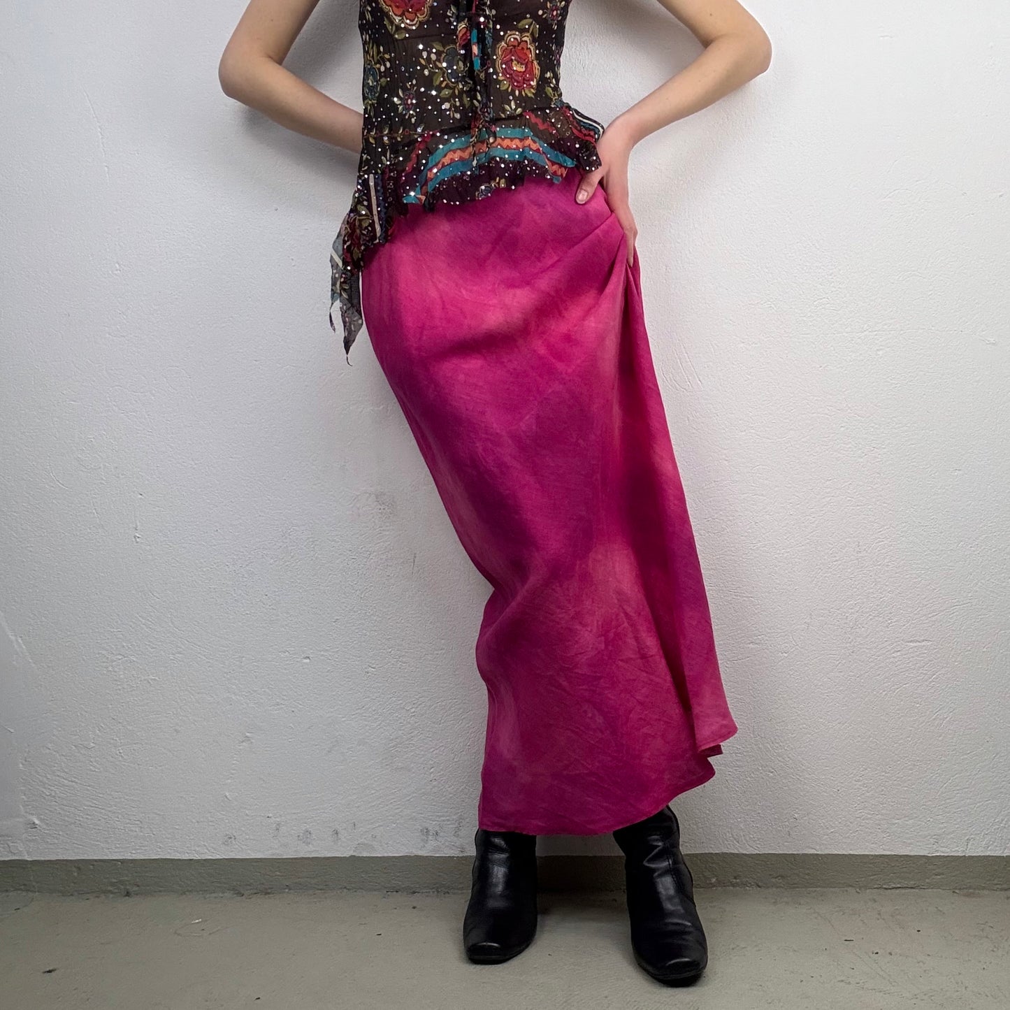 Kuratierter Vintage Onlineshop nachhaltige Secondhand Kleidung online kaufen, Online Shop Vintage, Vintage Online Shop, Second Hand Online Shop, gebraucht, zweite Hand, reused, preloved, Y2K, thriftshop, thriftstore, thrifting, thrift shop, thrift store