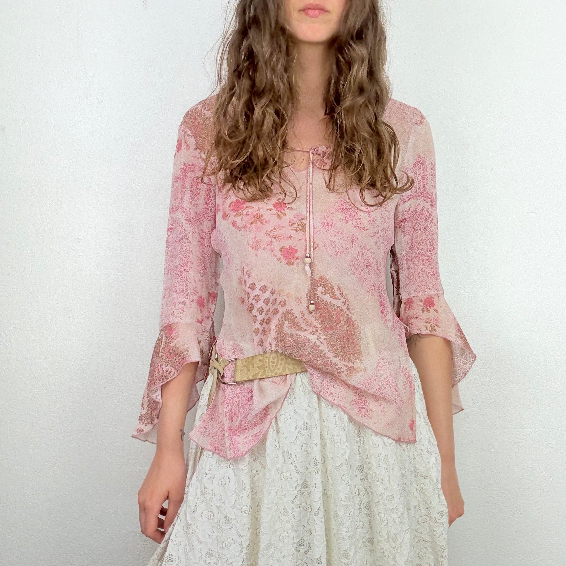 Kuratierter Vintage Onlineshop nachhaltige Secondhand Kleidung online kaufen, Online Shop Vintage, Vintage Online Shop, Second Hand Online Shop, gebraucht, zweite Hand, reused, preloved, Y2K, thriftshop, thriftstore, thrifting, thrift shop, thrift store, Flowy, Festival