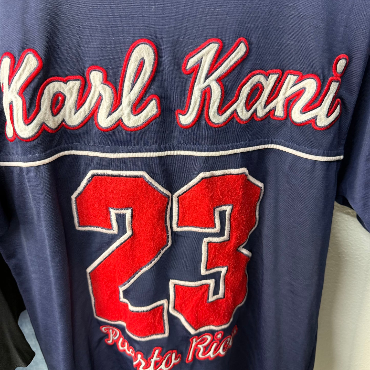 Kuratierter Vintage Onlineshop nachhaltige Secondhand Kleidung online kaufen, Online Shop Vintage, Vintage Online Shop, Second Hand Online Shop, gebraucht, zweite Hand, reused, preloved, Y2K, thriftshop, thriftstore, thrifting, thrift shop, thrift store