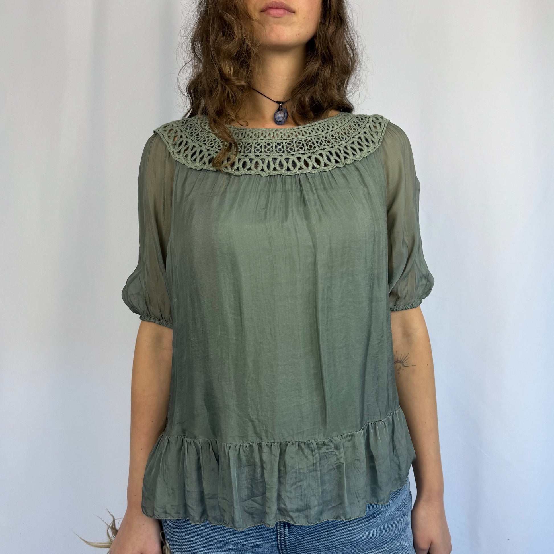 Kuratierter Vintage Onlineshop nachhaltige Secondhand Kleidung online kaufen, Online Shop Vintage, Vintage Online Shop, Second Hand Online Shop, gebraucht, zweite Hand, reused, preloved, Y2K, thriftshop, thriftstore, thrifting, thrift shop, thrift store, Retro, Boho, Whimsy