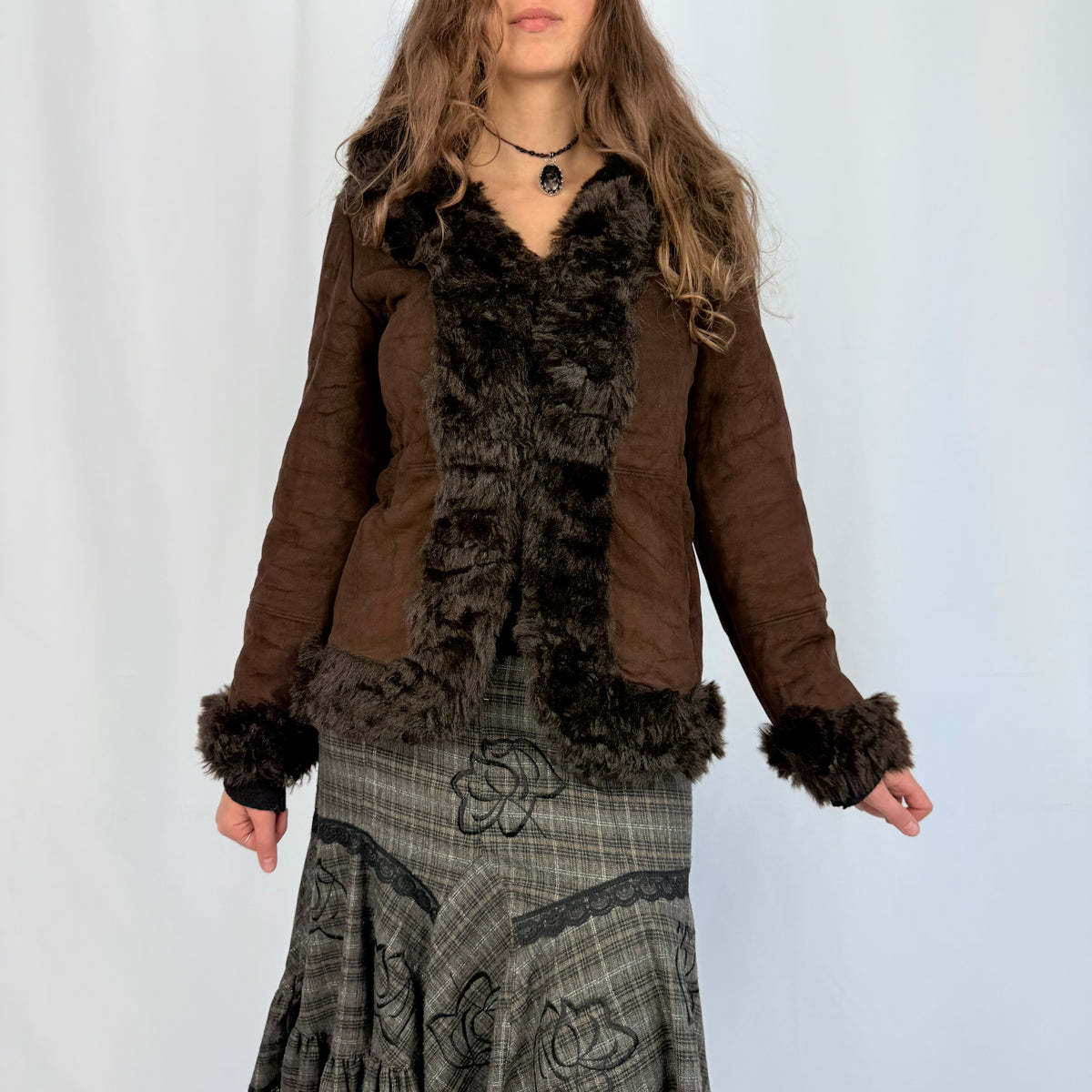 Kuratierter Vintage Onlineshop nachhaltige Secondhand Kleidung online kaufen, Online Shop Vintage, Vintage Online Shop, Second Hand Online Shop, gebraucht, zweite Hand, reused, preloved, Y2K, thriftshop, thriftstore, thrifting, thrift shop, thrift store, Cozy, Teddy, Whimsy, Cartoon