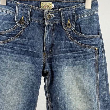 Kuratierter Vintage Onlineshop nachhaltige Secondhand Kleidung online kaufen, Online Shop Vintage, Vintage Online Shop, Second Hand Online Shop, gebraucht, zweite Hand, reused, preloved, Y2K, thriftshop, thriftstore, thrifting, thrift shop, thrift store