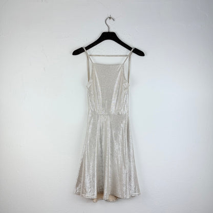 Kuratierter Vintage Onlineshop nachhaltige Secondhand Kleidung online kaufen, Online Shop Vintage, Vintage Online Shop, Second Hand Online Shop, gebraucht, zweite Hand, reused, preloved, Y2K, thriftshop, thriftstore, thrifting, thrift shop, thrift store, Party, Shimmer, Metallic