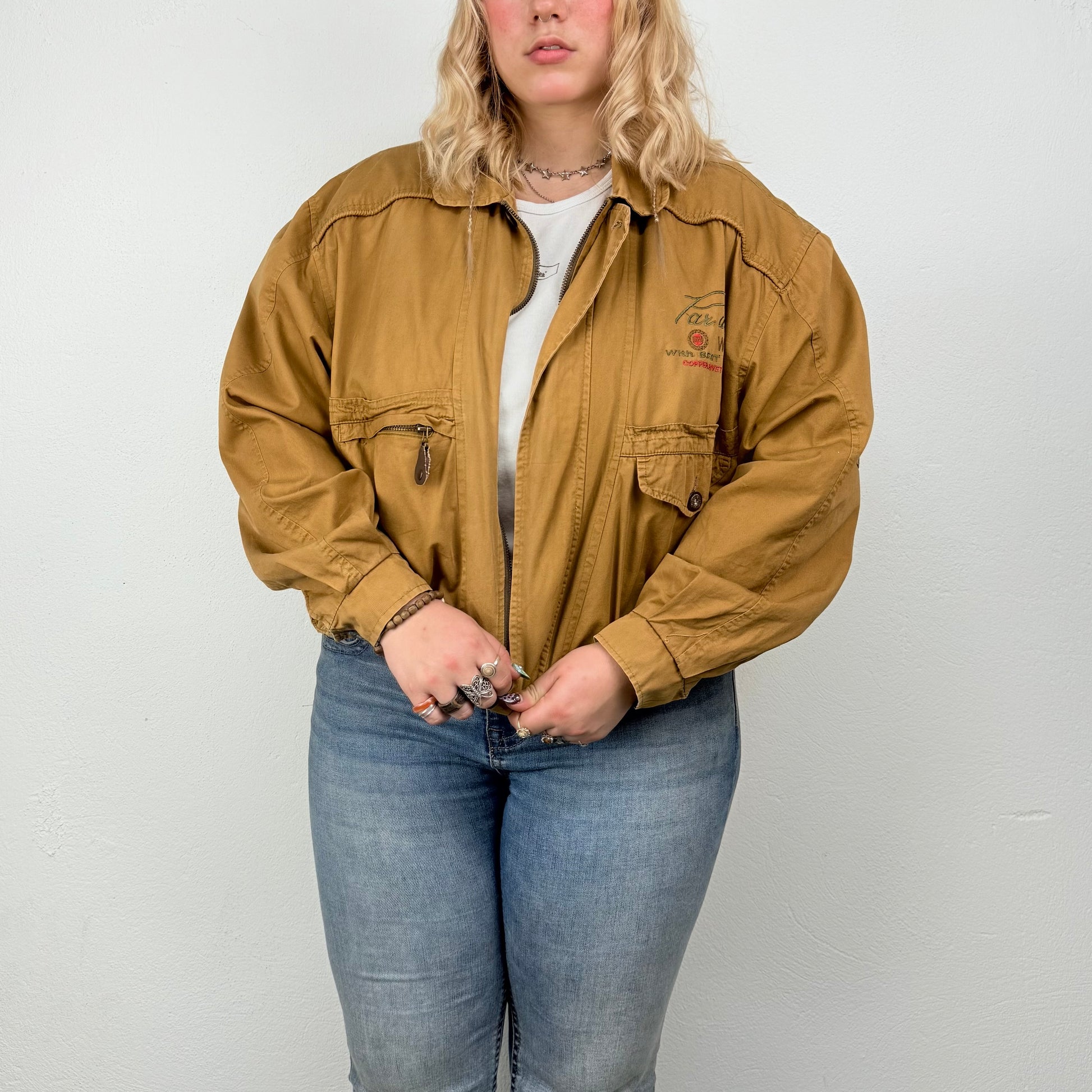 Kuratierter Vintage Onlineshop nachhaltige Secondhand Kleidung online kaufen, Online Shop Vintage, Vintage Online Shop, Second Hand Online Shop, gebraucht, zweite Hand, reused, preloved, Y2K, thriftshop, thriftstore, thrifting, thrift shop, thrift store