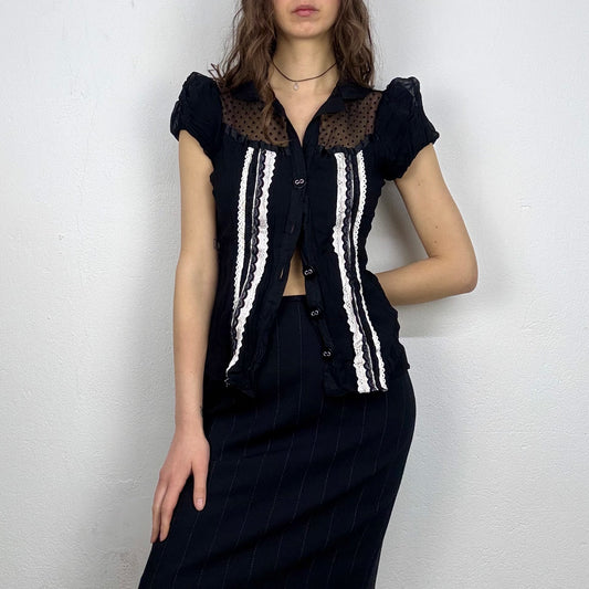 Kuratierter Vintage Onlineshop nachhaltige Secondhand Kleidung online kaufen, Online Shop Vintage, Vintage Online Shop, Second Hand Online Shop, gebraucht, zweite Hand, reused, preloved, Y2K, thriftshop, thriftstore, thrifting, thrift shop, thrift store
