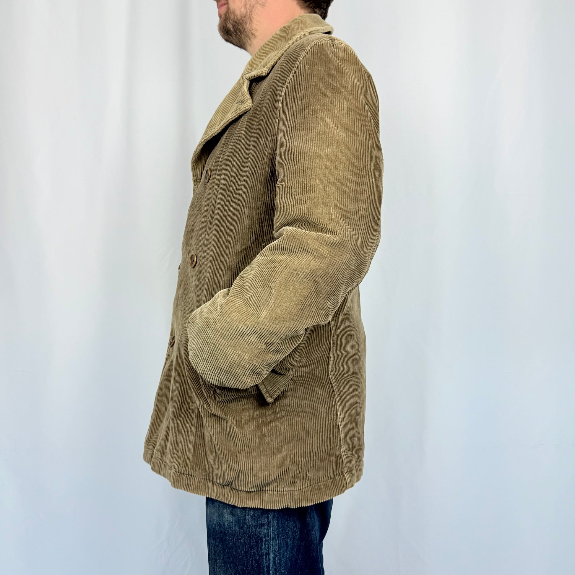 Kuratierter Vintage Onlineshop nachhaltige Secondhand Kleidung online kaufen, Online Shop Vintage, Vintage Online Shop, Second Hand Online Shop, gebraucht, zweite Hand, reused, preloved, Y2K, thriftshop, thriftstore, thrifting, thrift shop, thrift store, retro, cord, corduroy, grungy