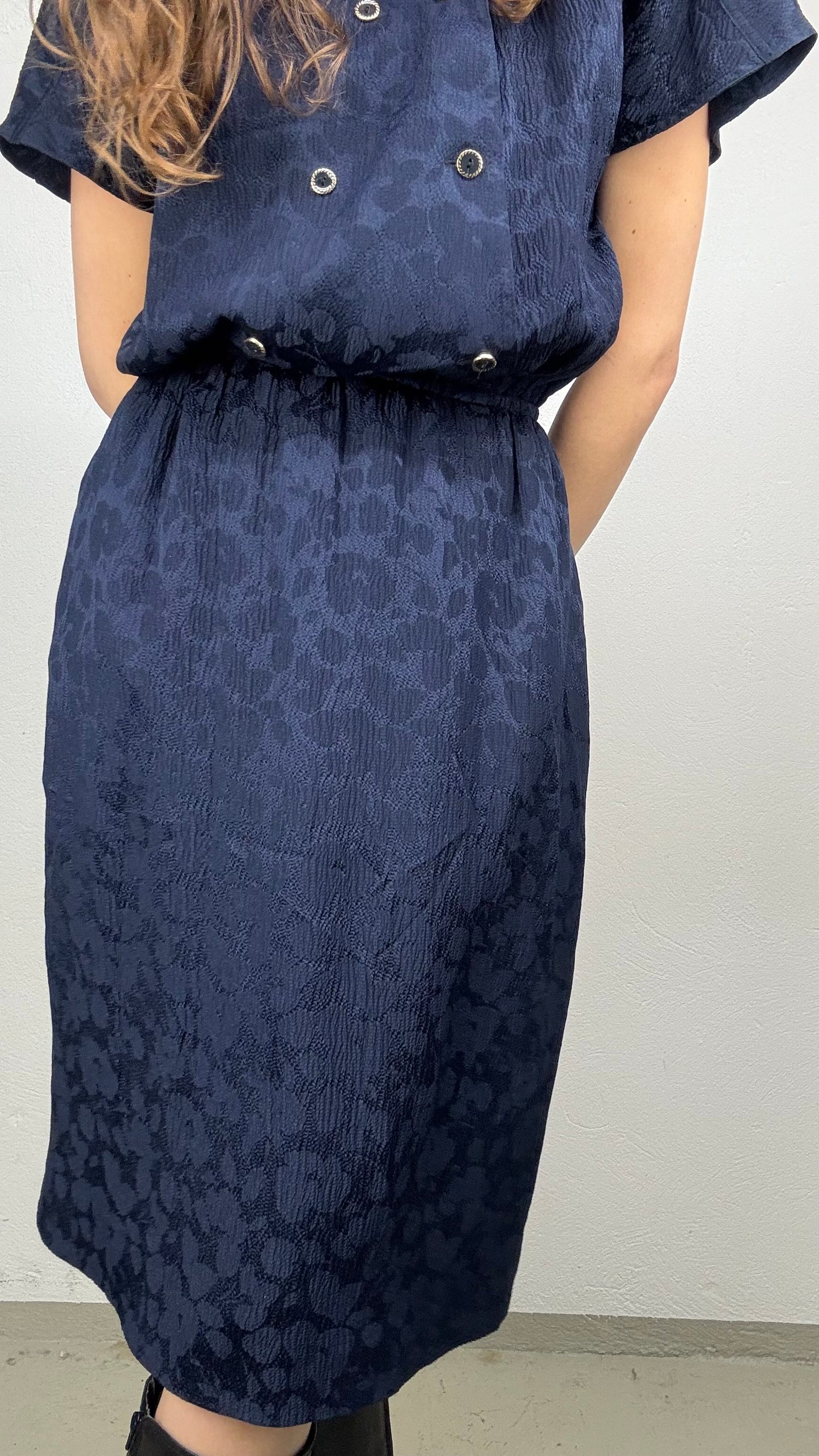 Kuratierter Vintage Onlineshop nachhaltige Secondhand Kleidung online kaufen, Online Shop Vintage, Vintage Online Shop, Second Hand Online Shop, gebraucht, zweite Hand, reused, preloved, Y2K, thriftshop, thriftstore, thrifting, thrift shop, thrift store