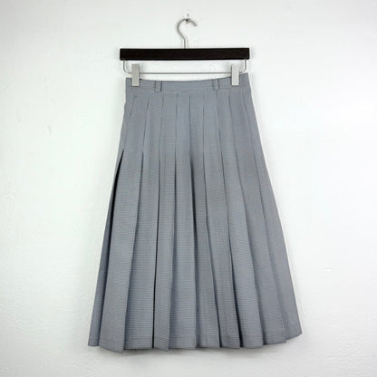 Kuratierter Vintage Onlineshop nachhaltige Secondhand Kleidung online kaufen, Online Shop Vintage, Vintage Online Shop, Second Hand Online Shop, gebraucht, zweite Hand, reused, preloved, Y2K, thriftshop, thriftstore, thrifting, thrift shop, thrift store