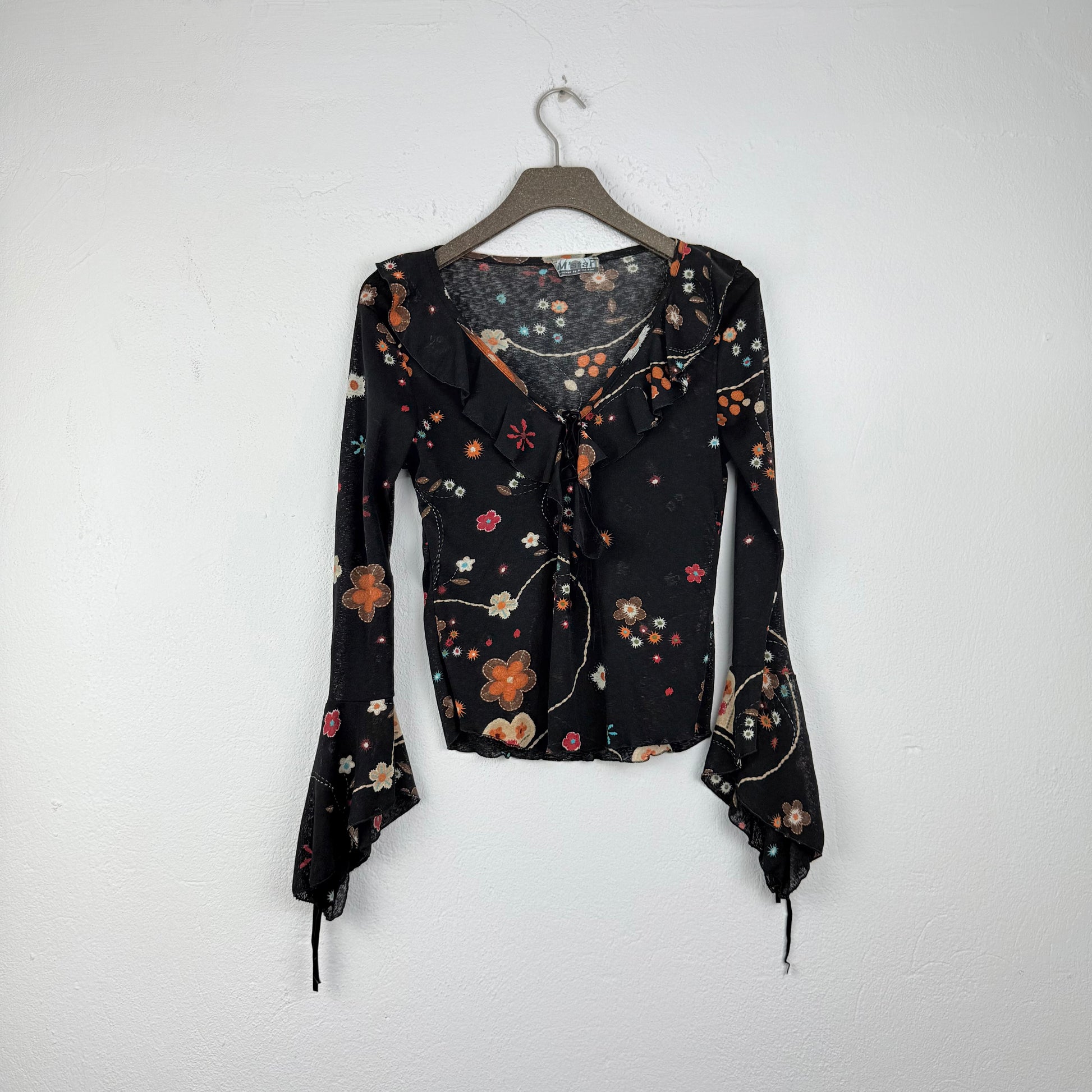Kuratierter Vintage Onlineshop nachhaltige Secondhand Kleidung online kaufen, Online Shop Vintage, Vintage Online Shop, Second Hand Online Shop, gebraucht, zweite Hand, reused, preloved, Y2K, thriftshop, thriftstore, thrifting, thrift shop, thrift store
