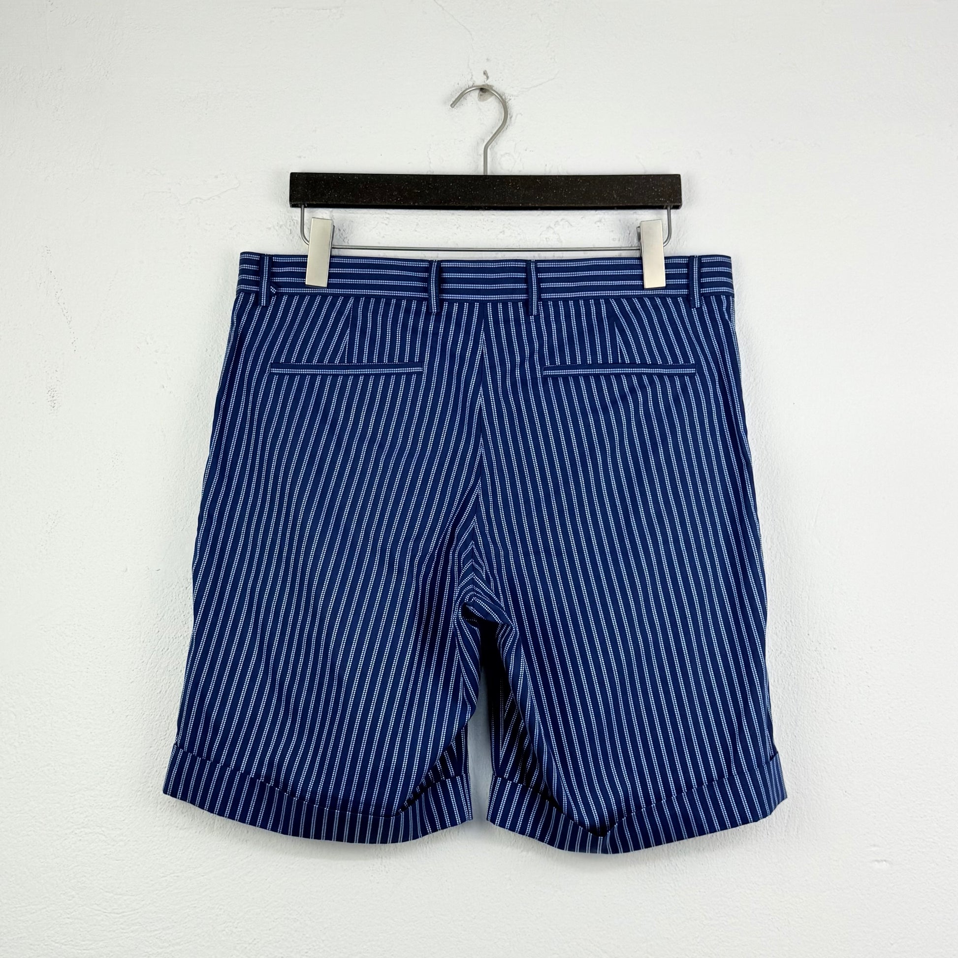 Kuratierter Vintage Onlineshop nachhaltige Secondhand Kleidung online kaufen, Online Shop Vintage, Vintage Online Shop, Second Hand Online Shop, gebraucht, zweite Hand, reused, preloved, Y2K, thriftshop, thriftstore, thrifting, thrift shop, thrift store