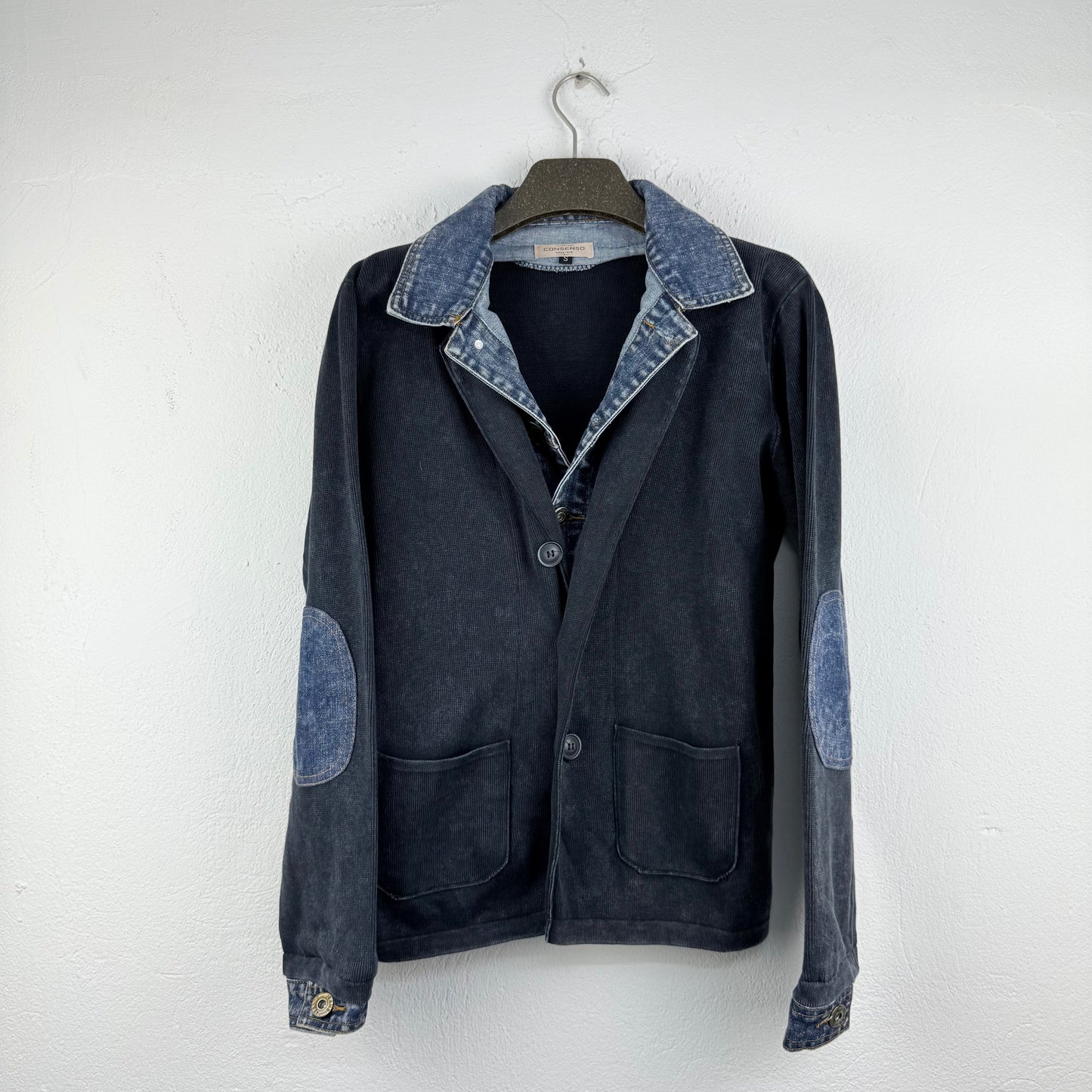 Kuratierter Vintage Onlineshop nachhaltige Secondhand Kleidung online kaufen, Online Shop Vintage, Vintage Online Shop, Second Hand Online Shop, gebraucht, zweite Hand, reused, preloved, Y2K, thriftshop, thriftstore, thrifting, thrift shop, thrift store