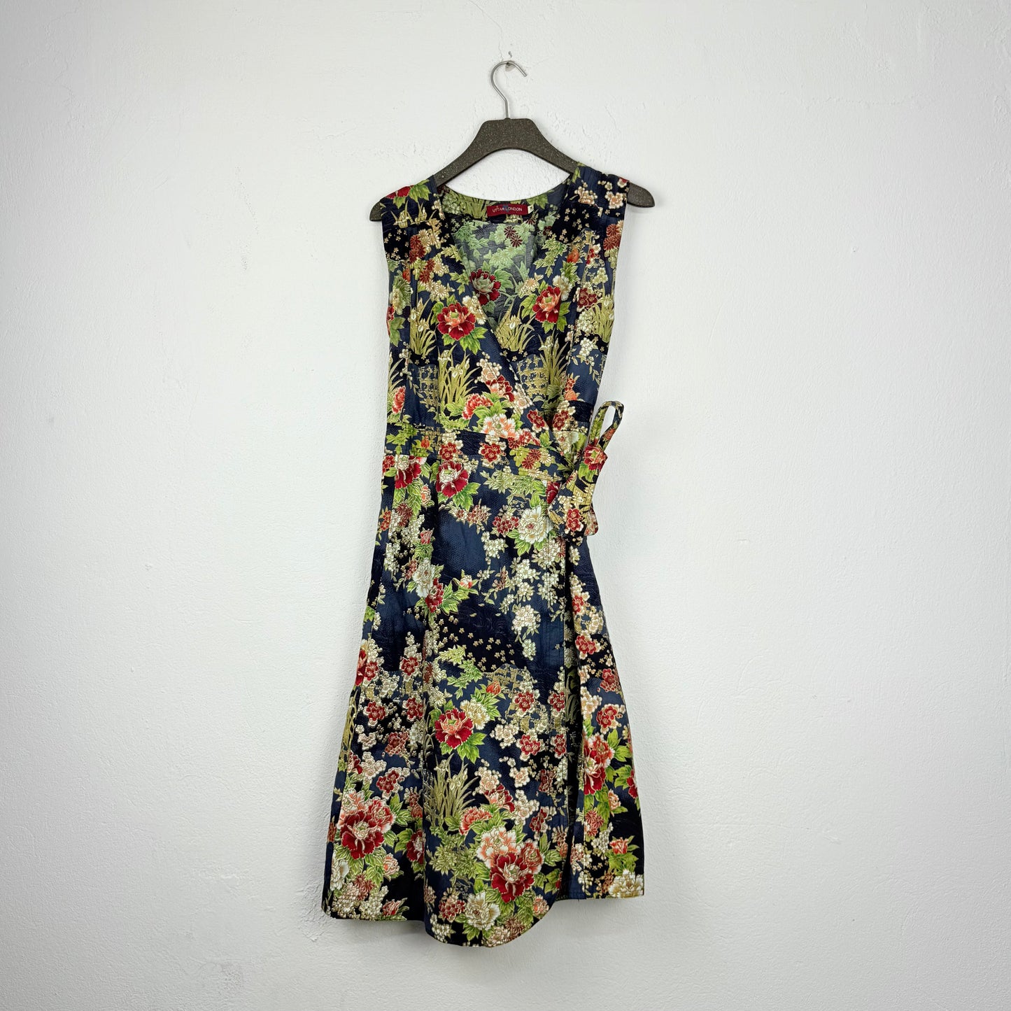 Kuratierter Vintage Onlineshop nachhaltige Secondhand Kleidung online kaufen, Online Shop Vintage, Vintage Online Shop, Second Hand Online Shop, gebraucht, zweite Hand, reused, preloved, Y2K, thriftshop, thriftstore, thrifting, thrift shop, thrift store